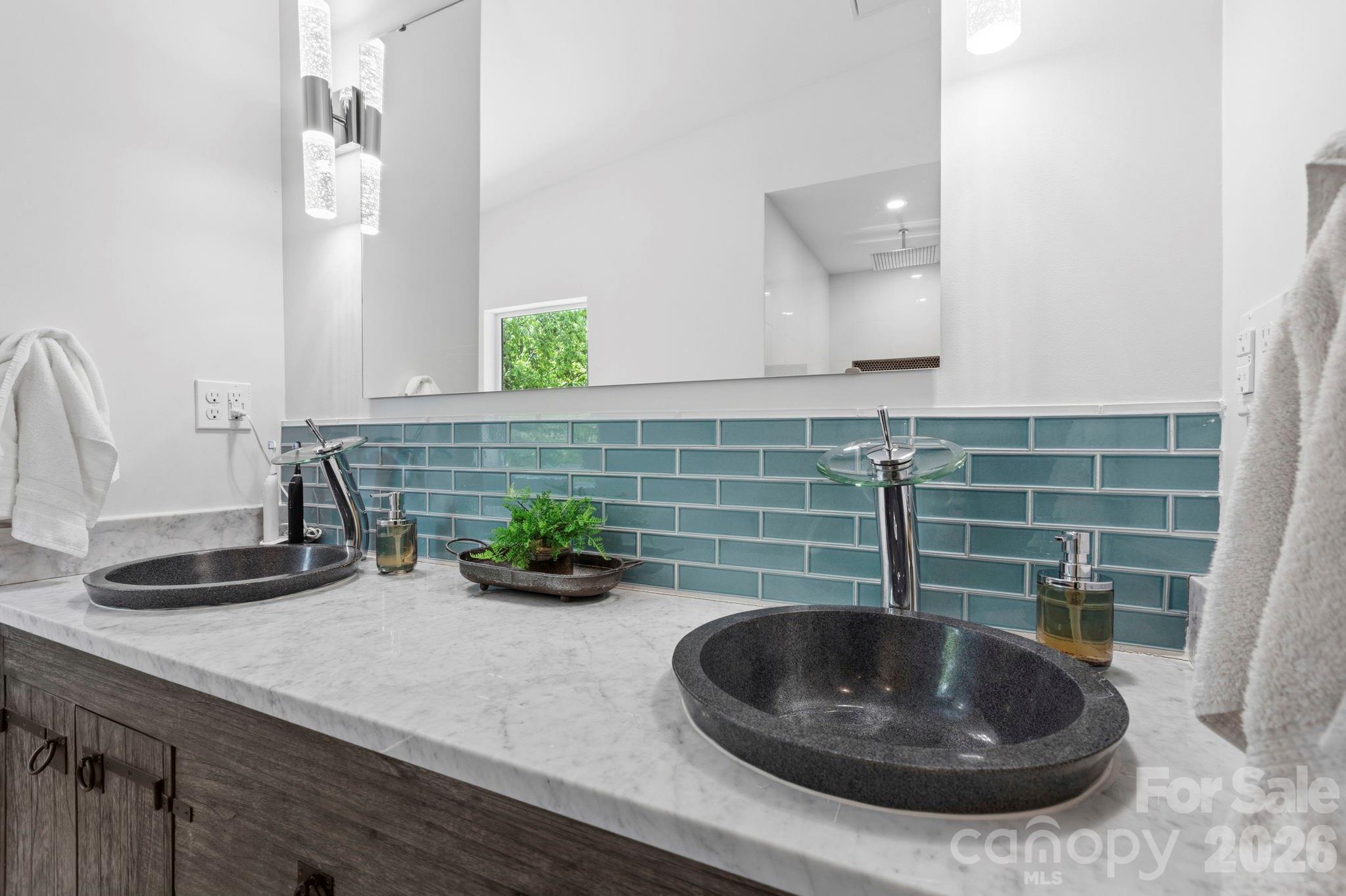 22 Lara Drive — Mills River