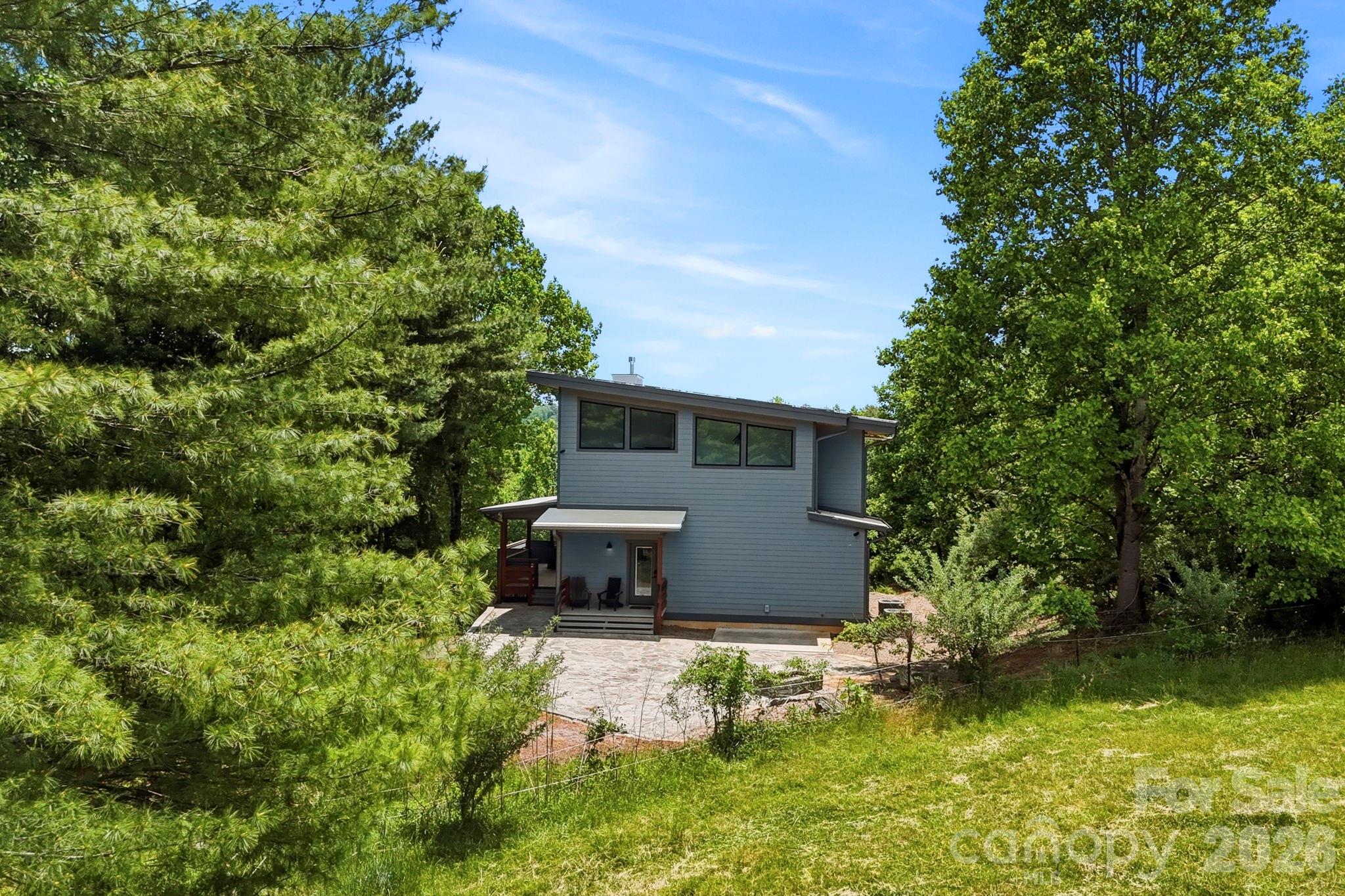 22 Lara Drive — Mills River