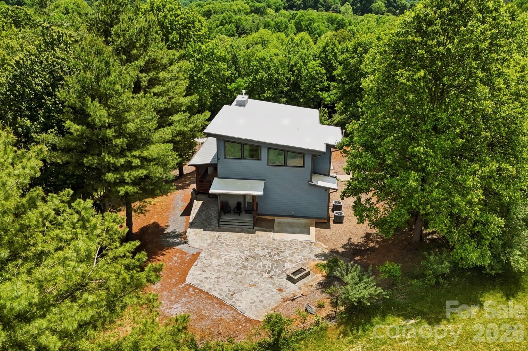 22 Lara Drive — Mills River