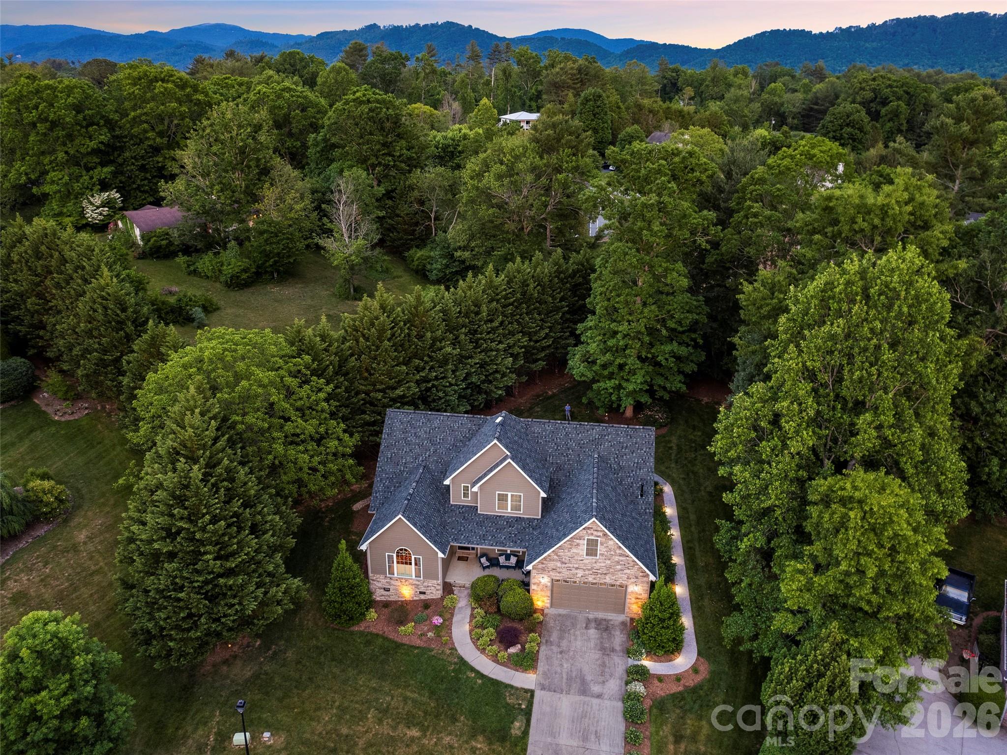 47 Drakes Meadow Lane — Arden