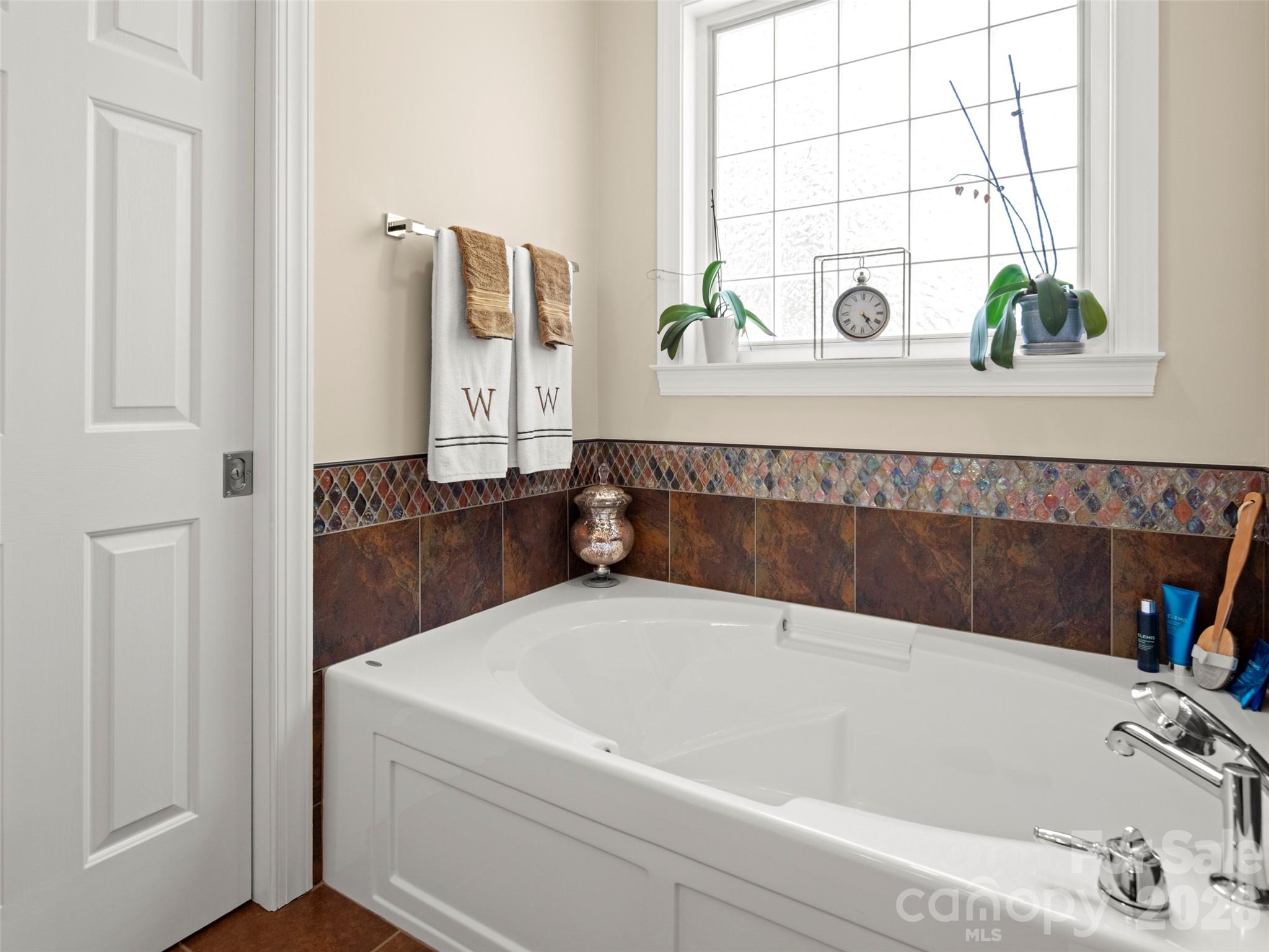 47 Drakes Meadow Lane — Arden