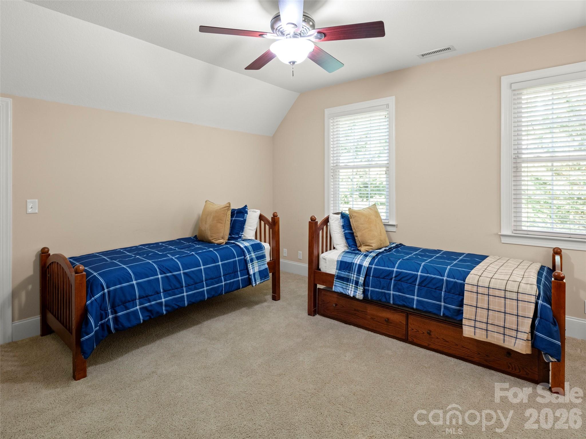 47 Drakes Meadow Lane — Arden