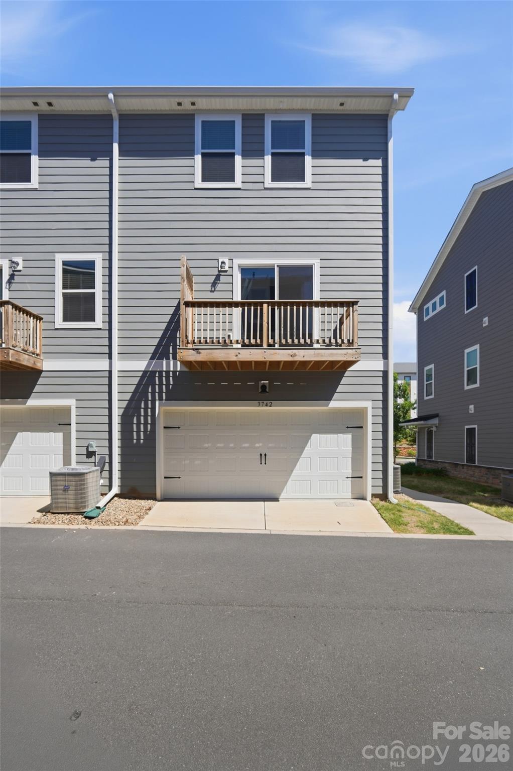 3742 Memorial Parkway — Charlotte