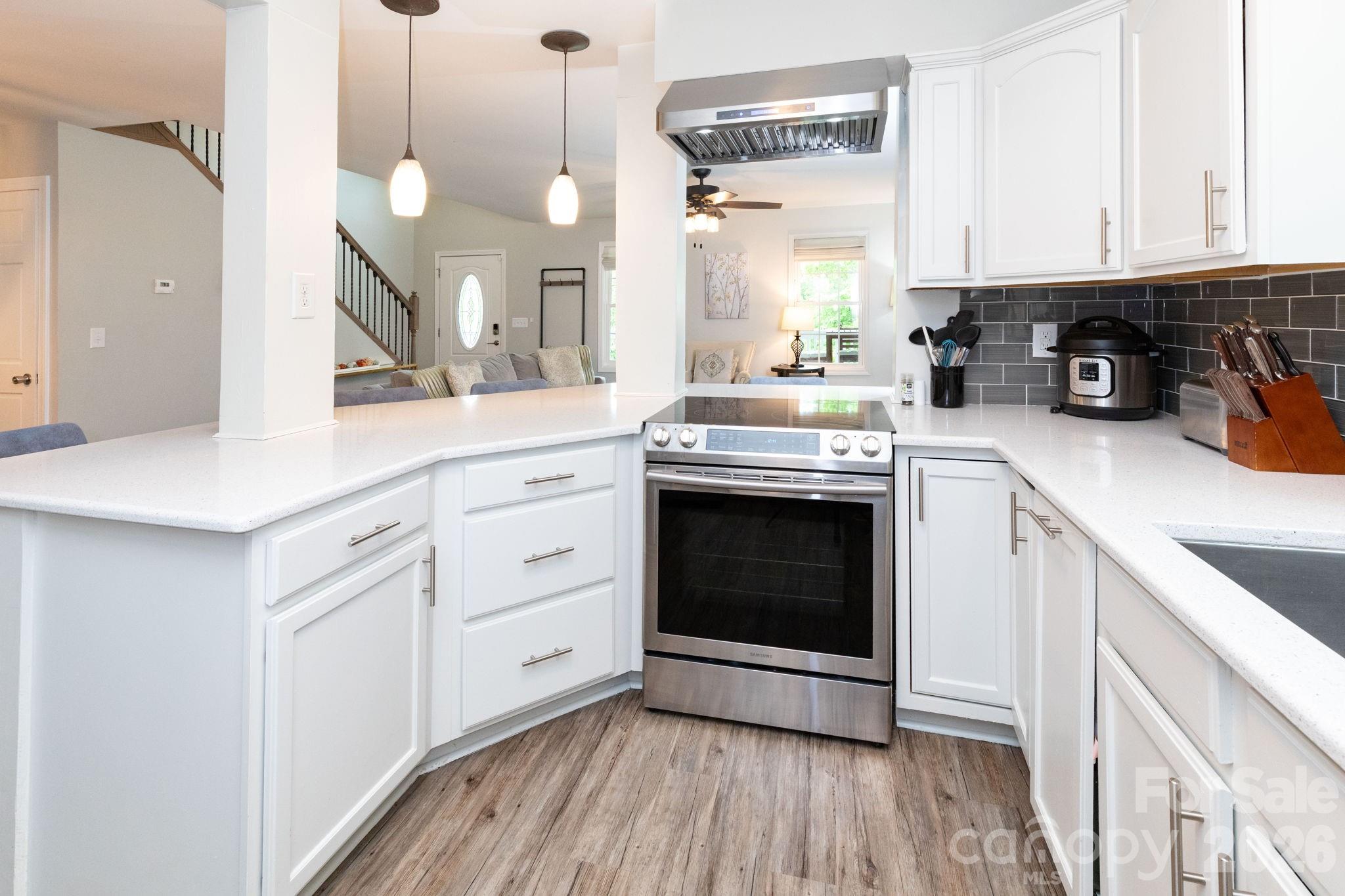 215 Butternut Lane — Leicester