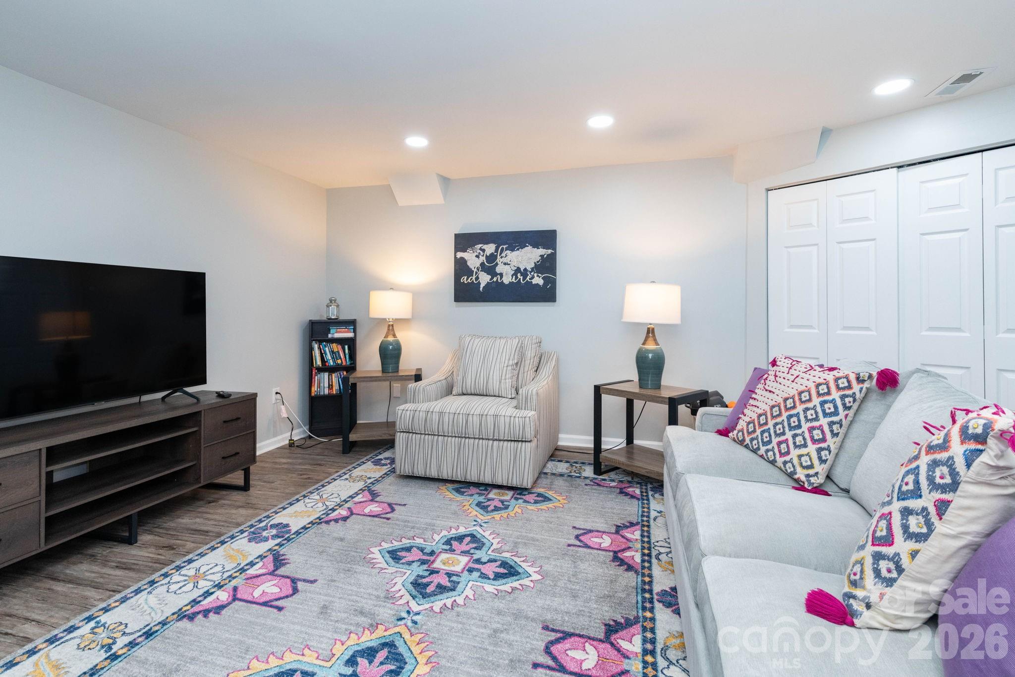 215 Butternut Lane — Leicester