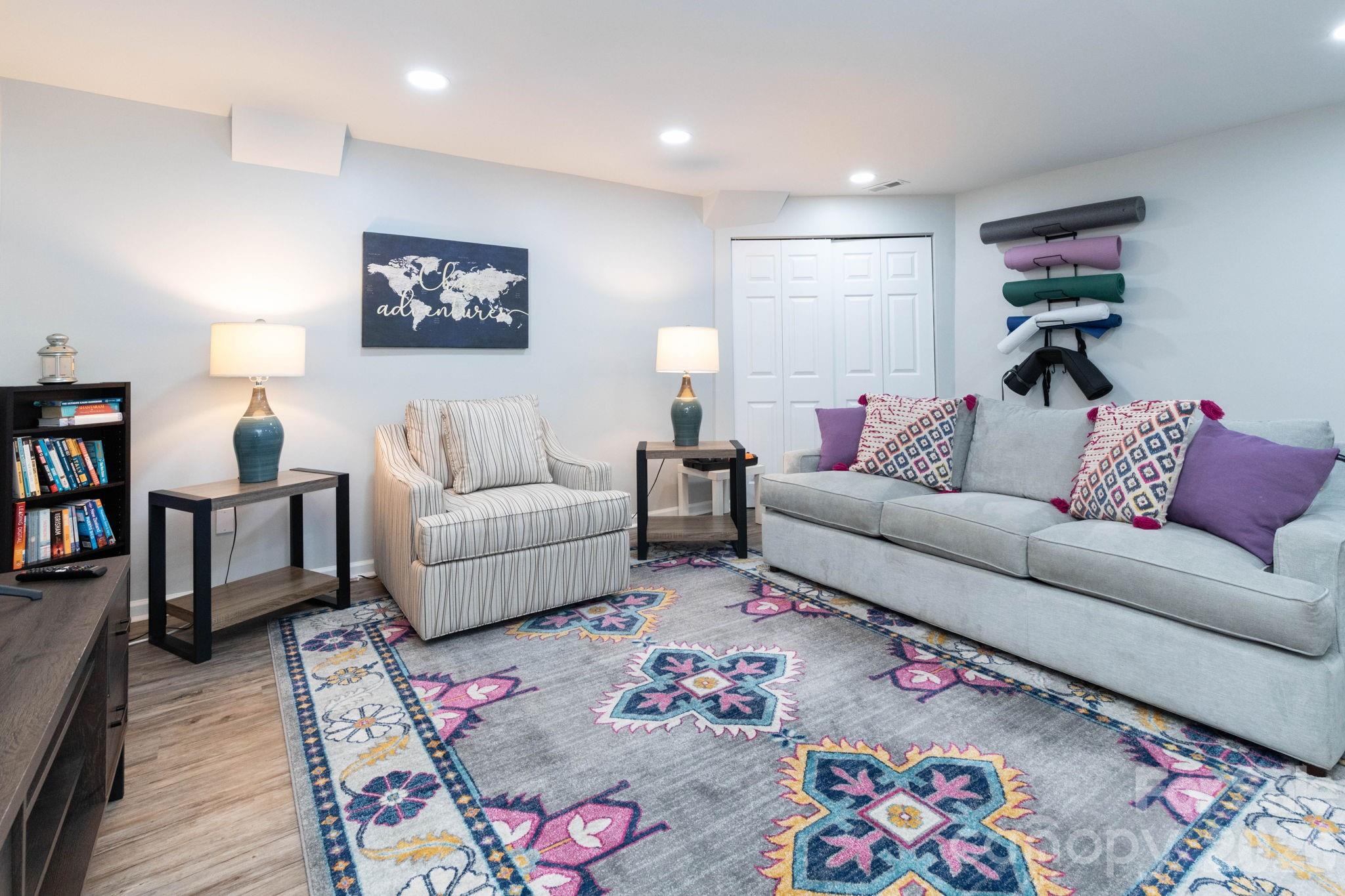 215 Butternut Lane — Leicester