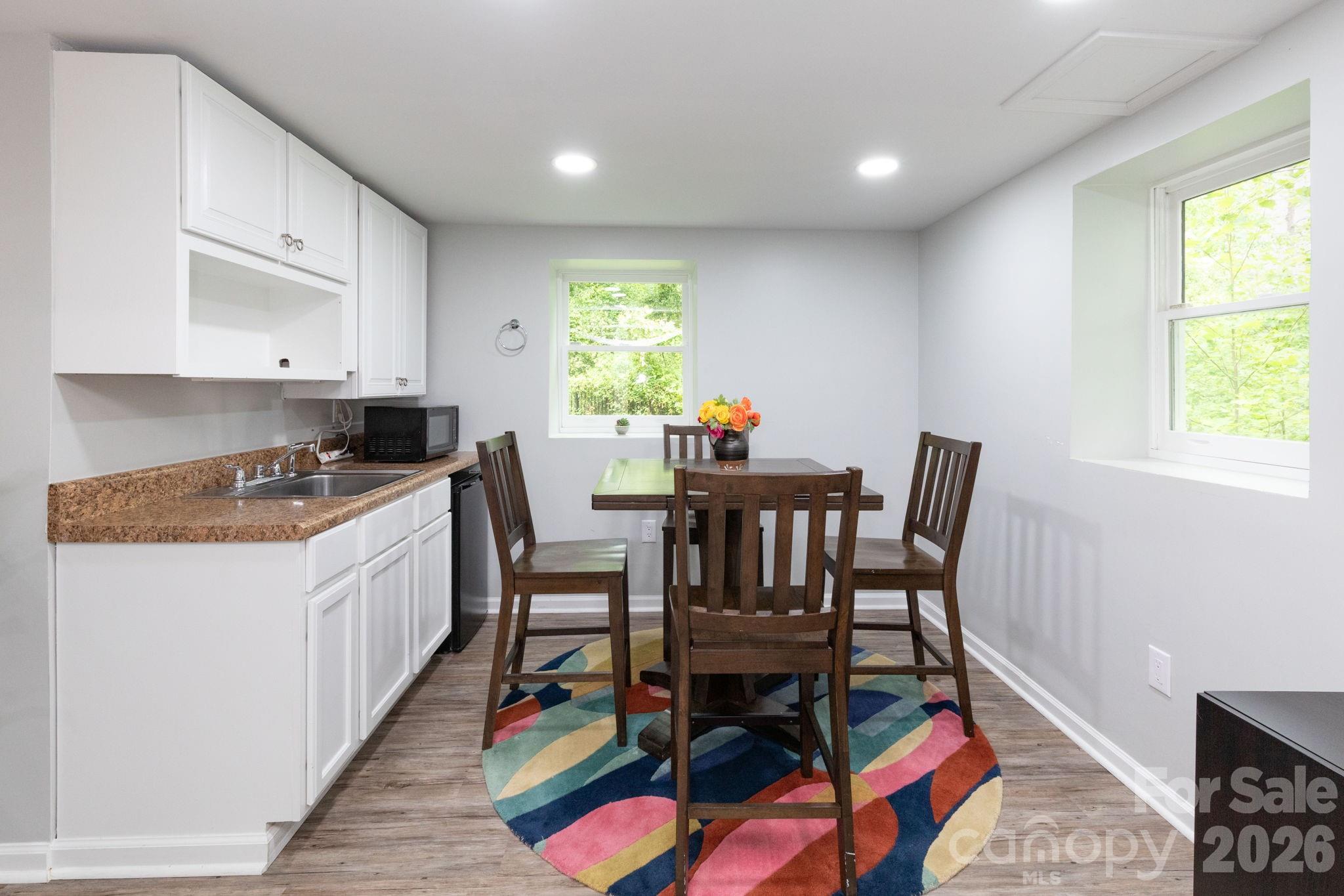 215 Butternut Lane — Leicester