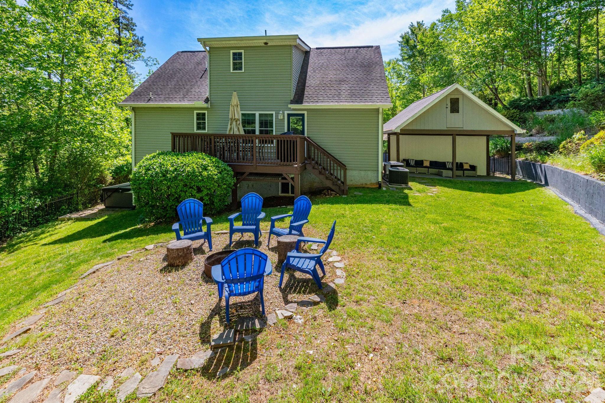 215 Butternut Lane — Leicester