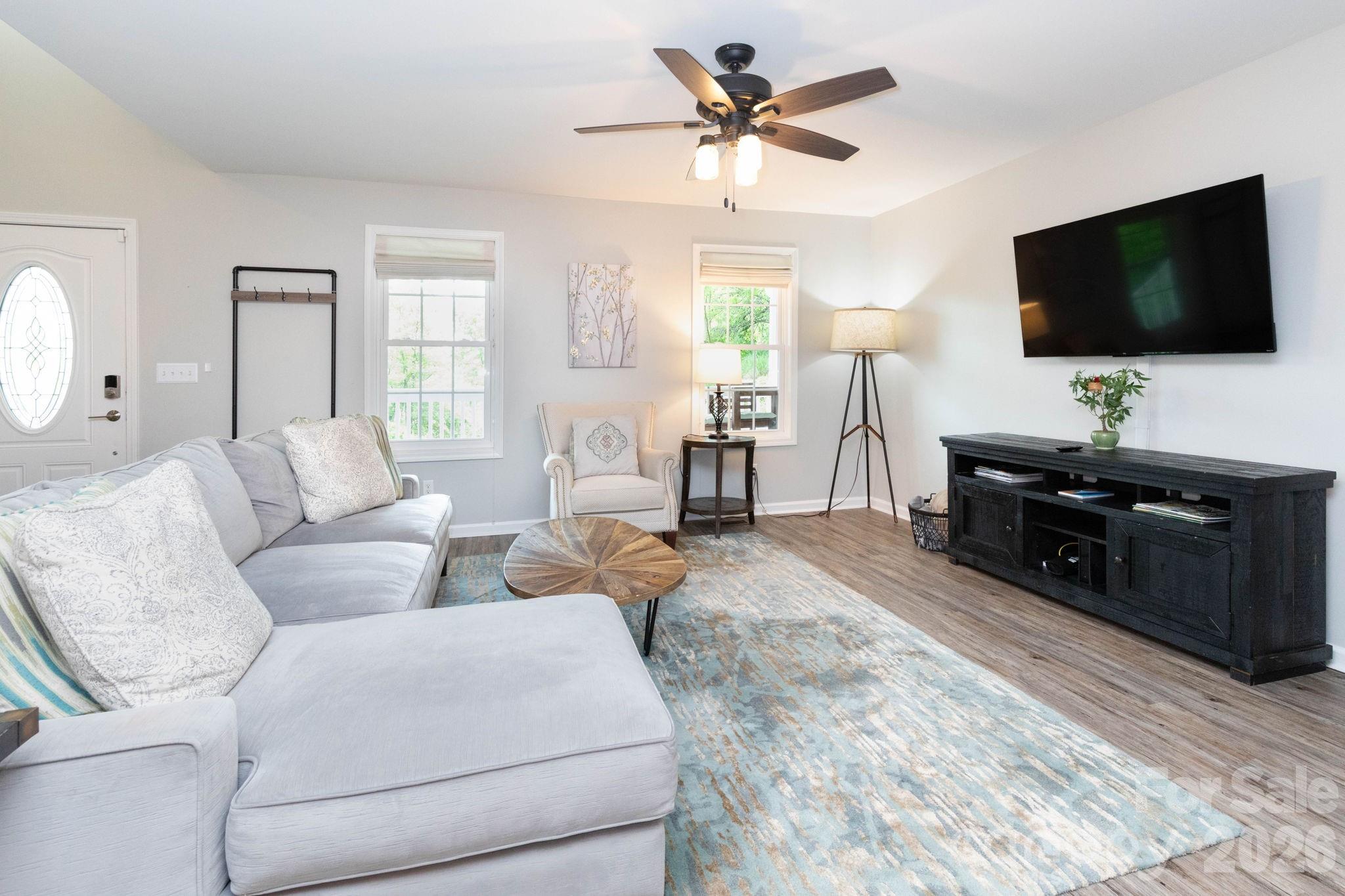 215 Butternut Lane — Leicester