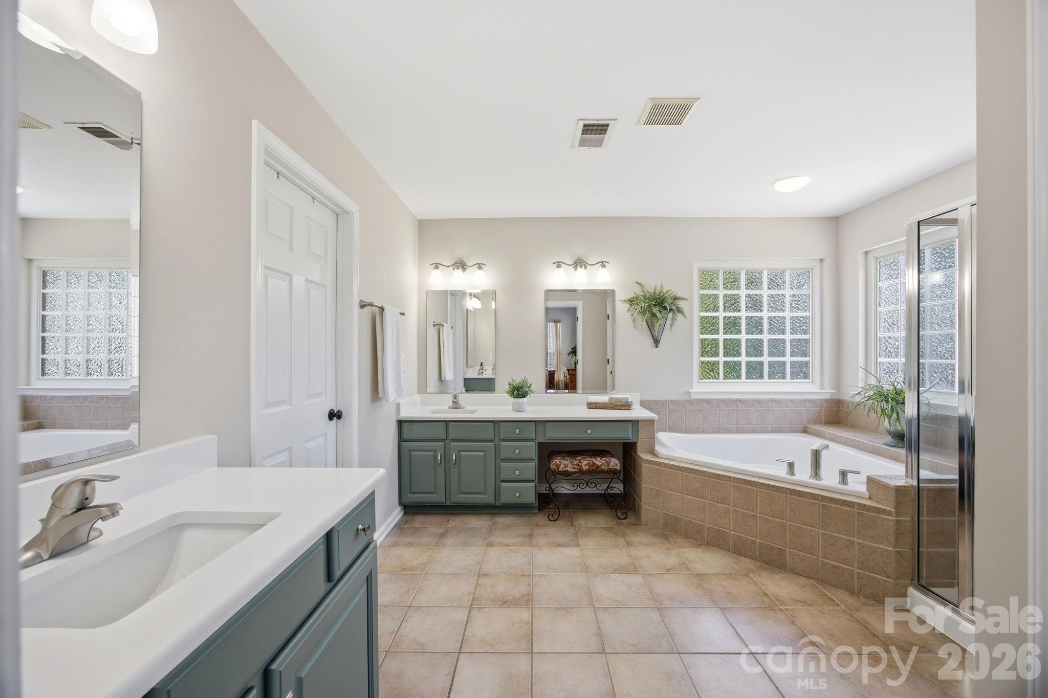15432 Saxon Trace Court — Huntersville