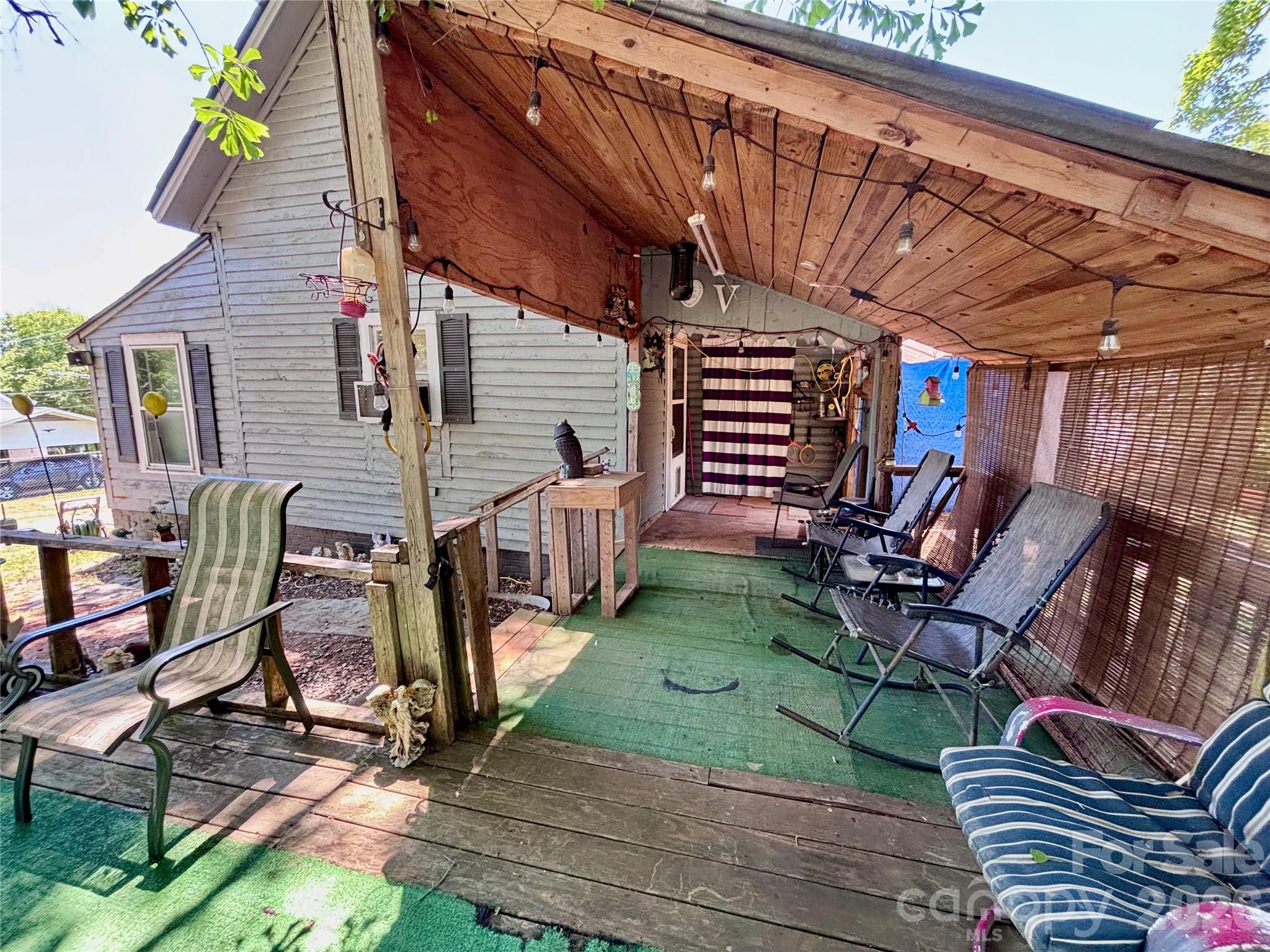 126 West Street — Ellenboro