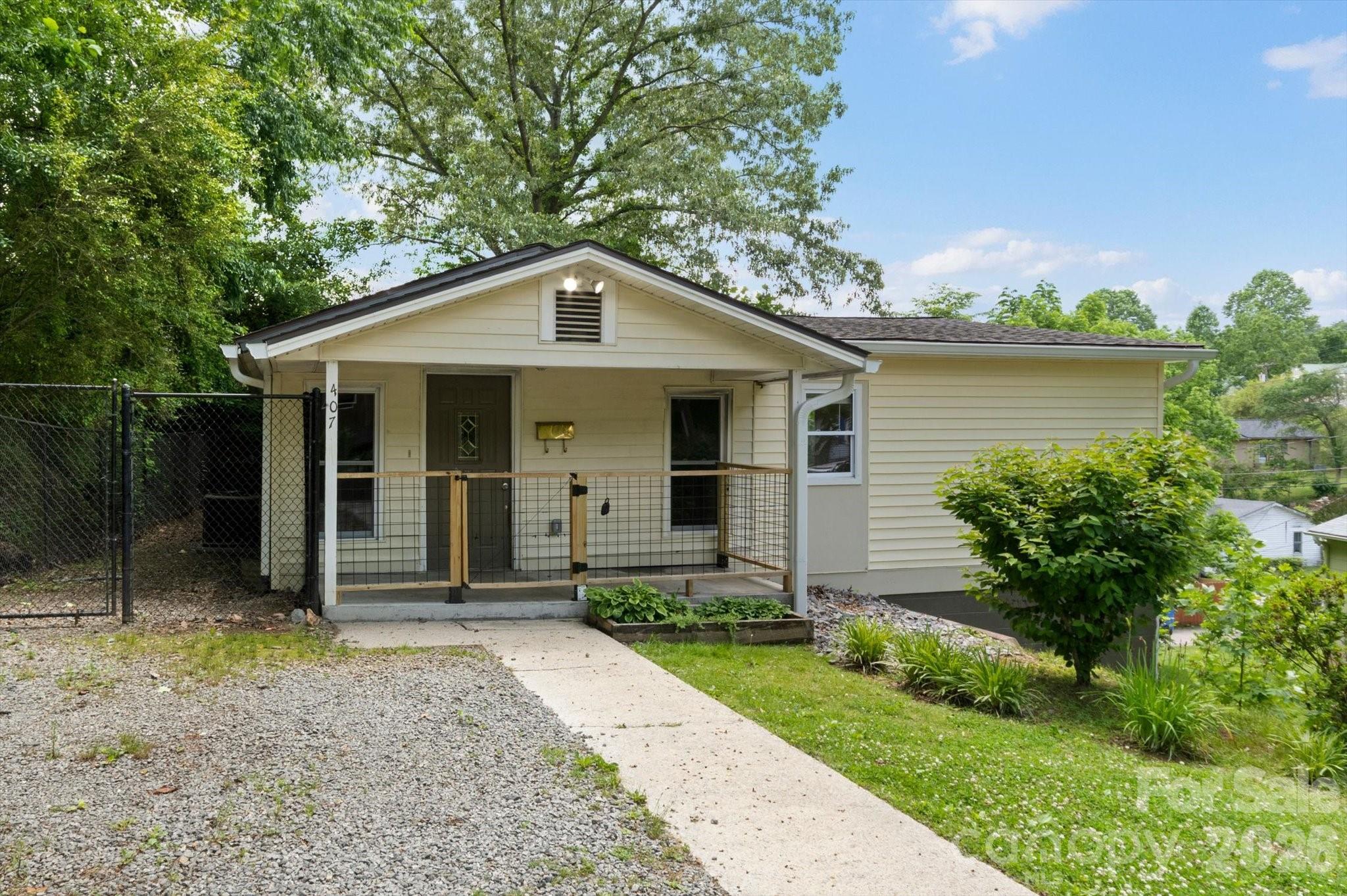 407 W Main Street — Brevard