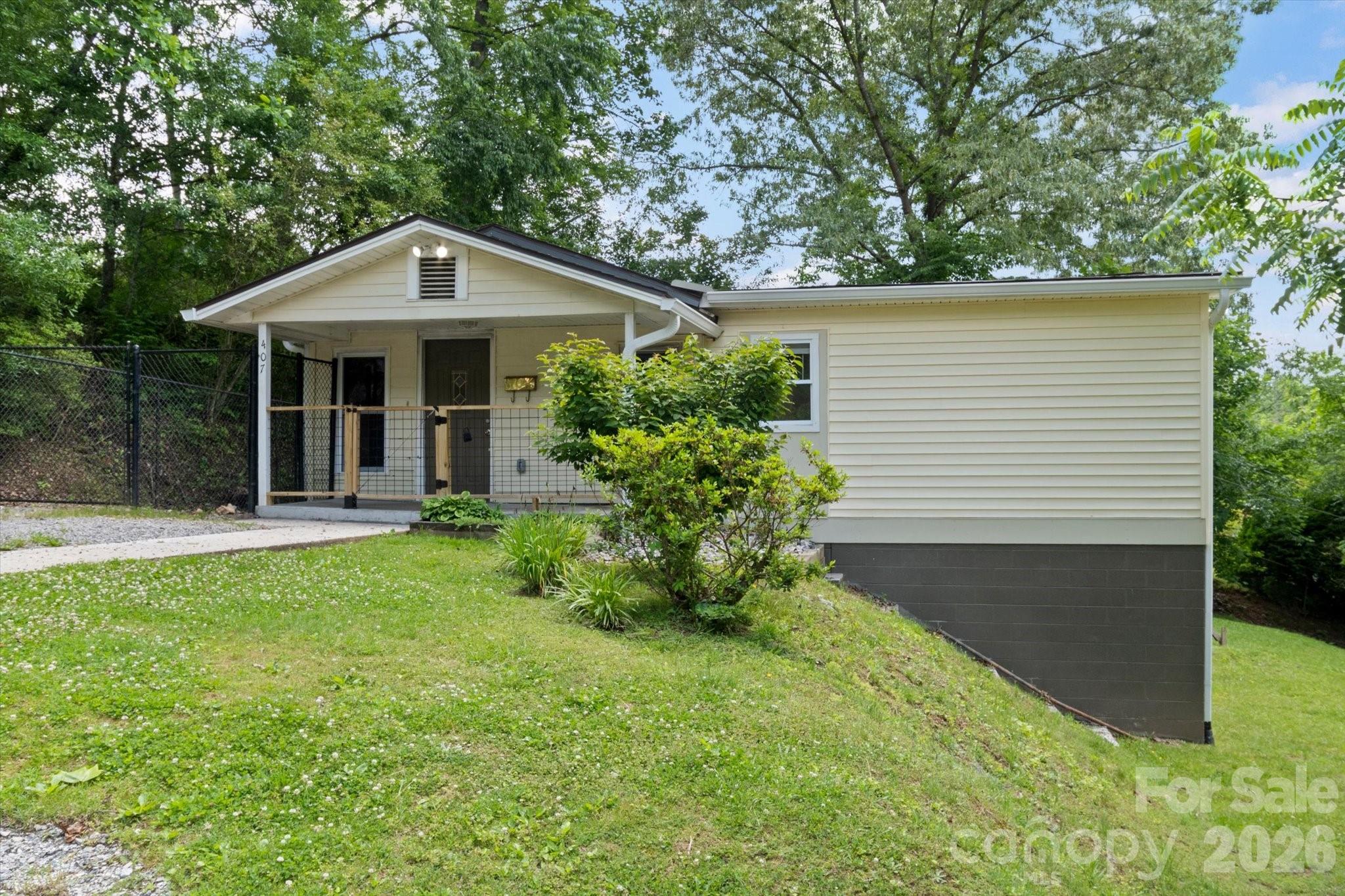 407 W Main Street — Brevard