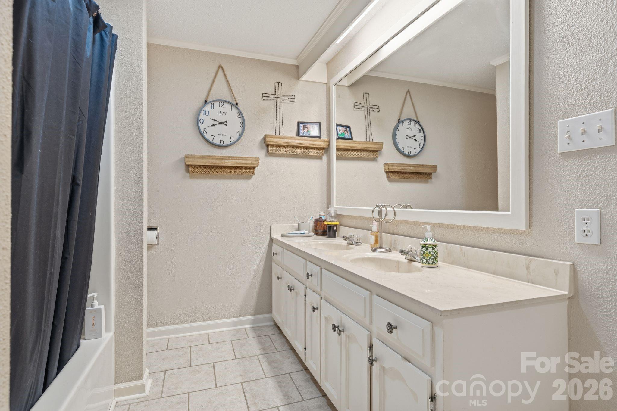 3500 Sunningdale Lane #221 — Statesville
