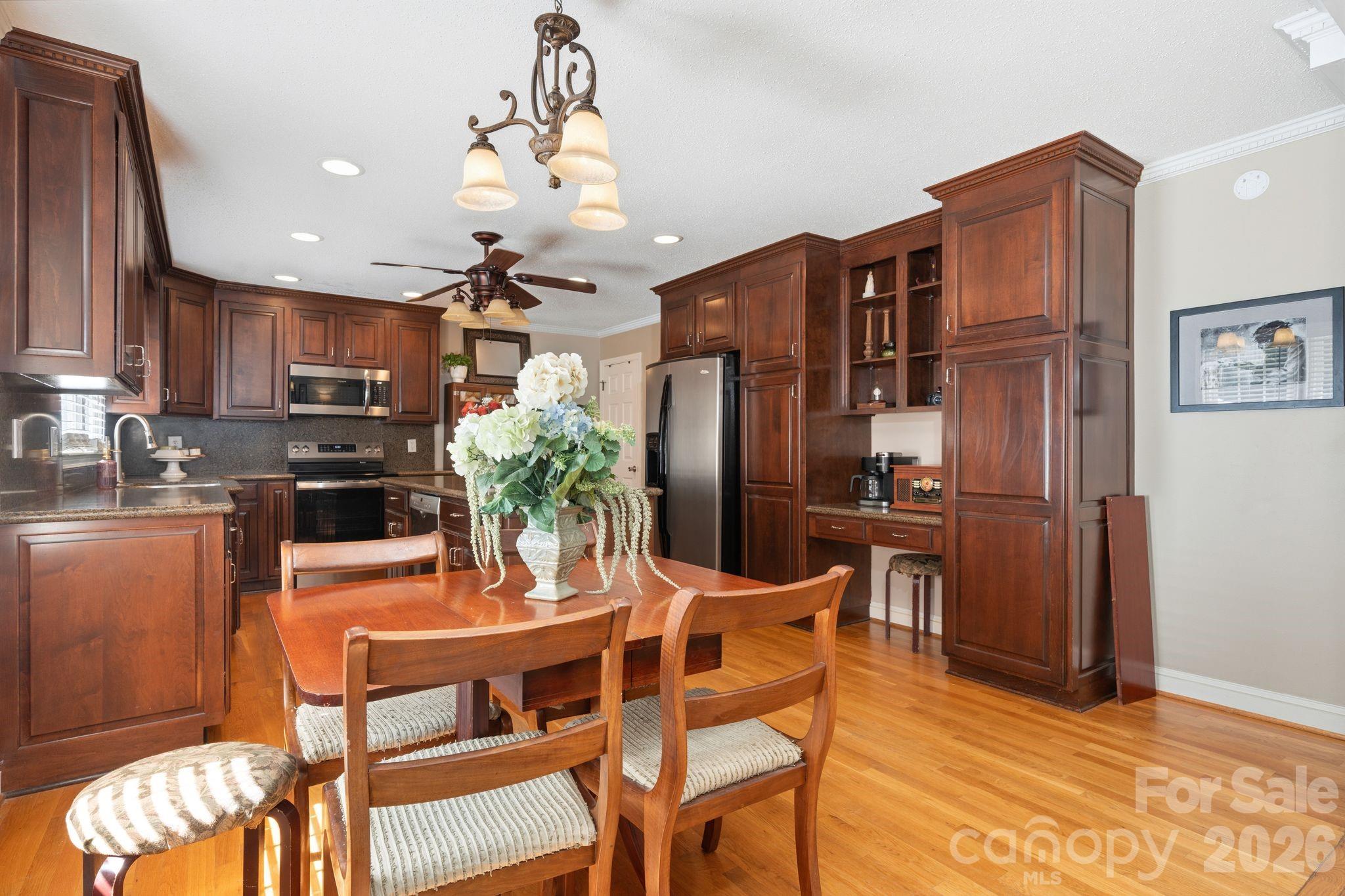 3500 Sunningdale Lane #221 — Statesville