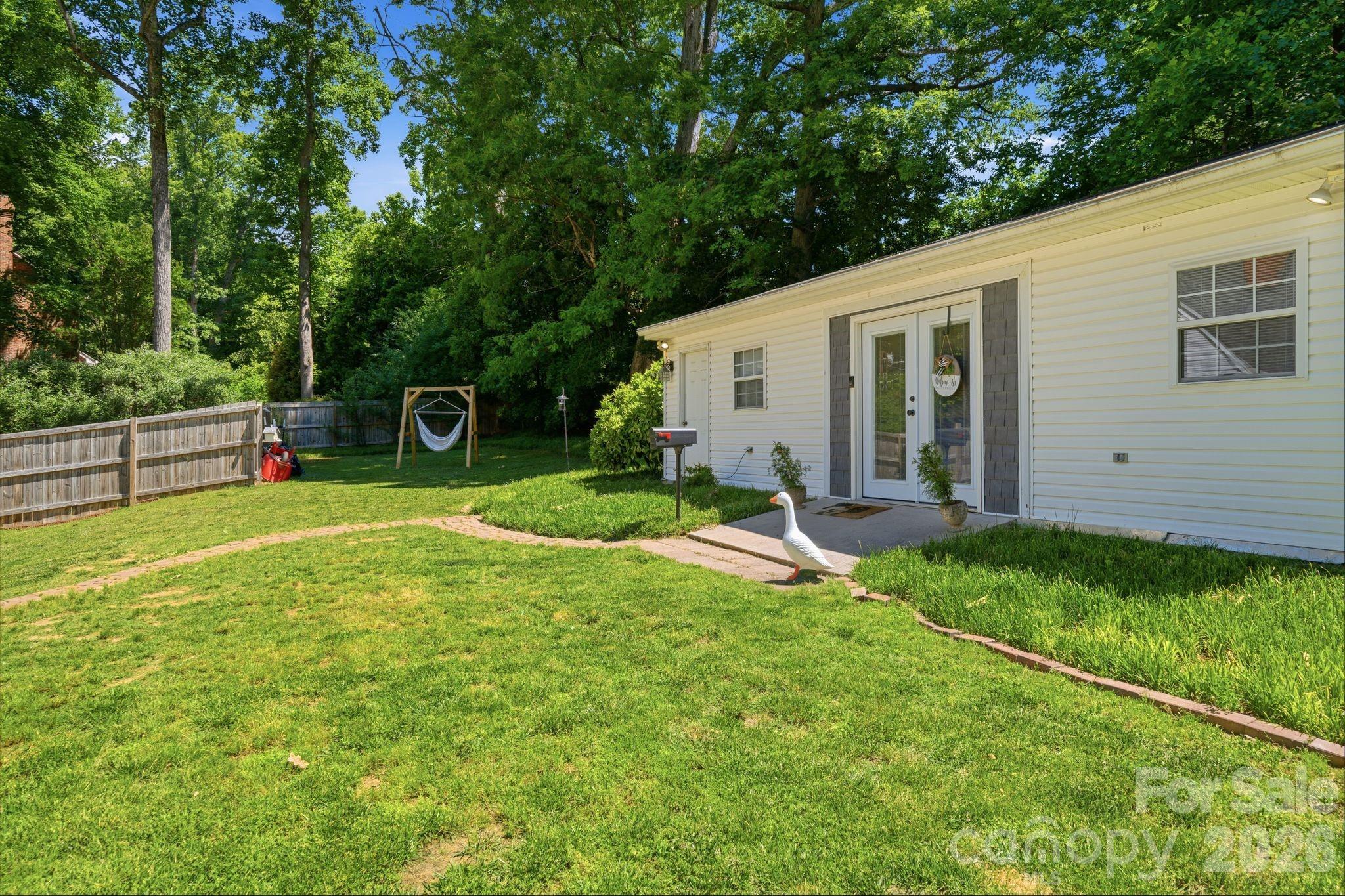 3500 Sunningdale Lane #221 — Statesville