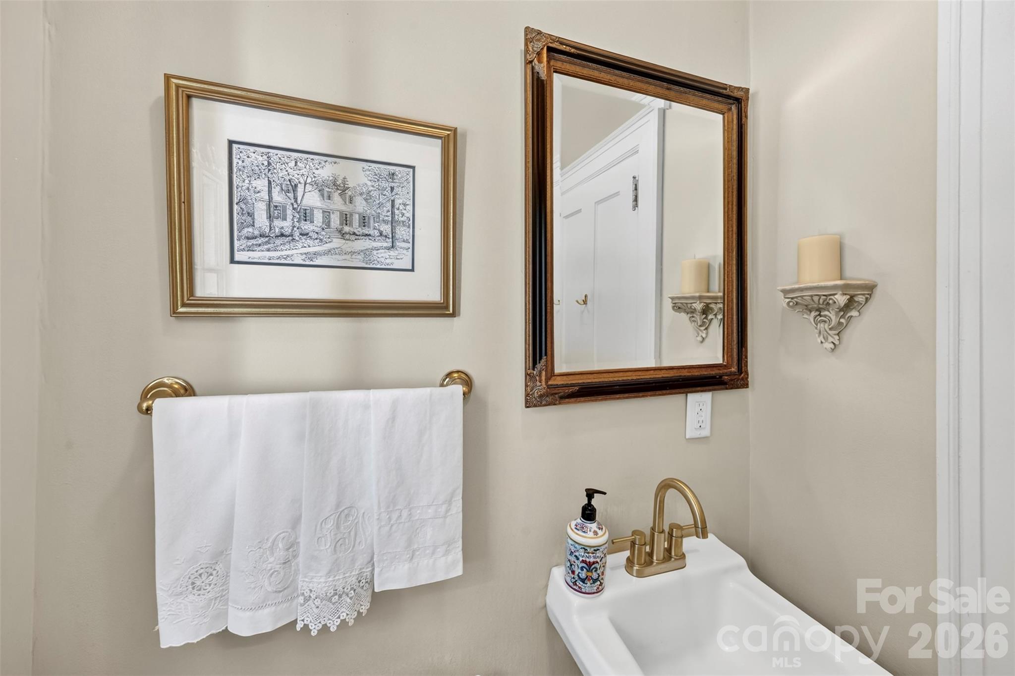 1211 S Belvedere Avenue — Gastonia