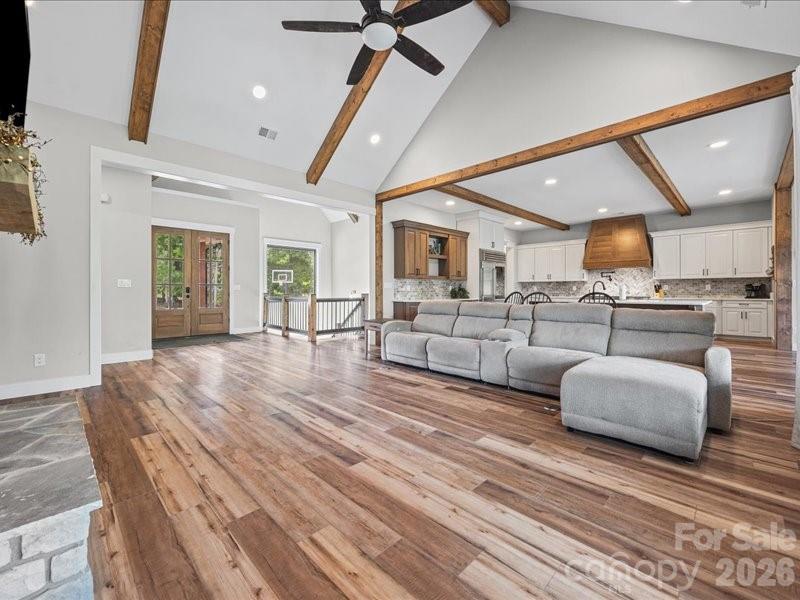 521 Rosebush Lane — Clover