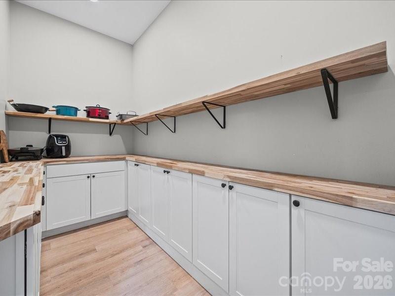 521 Rosebush Lane — Clover