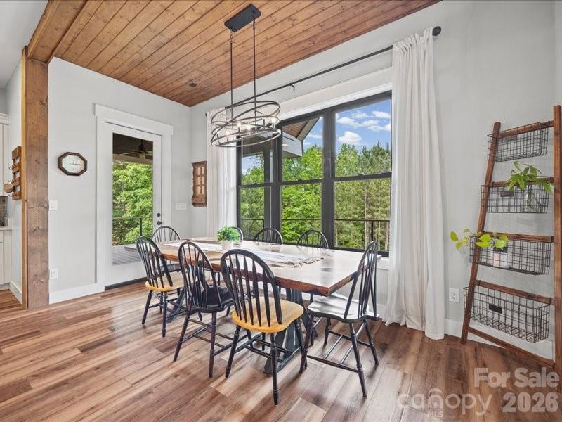 521 Rosebush Lane — Clover