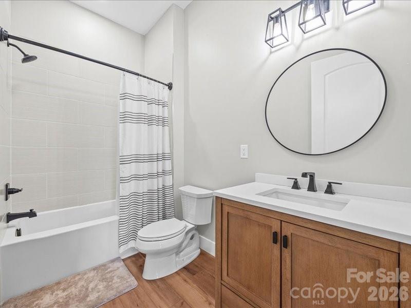 521 Rosebush Lane — Clover