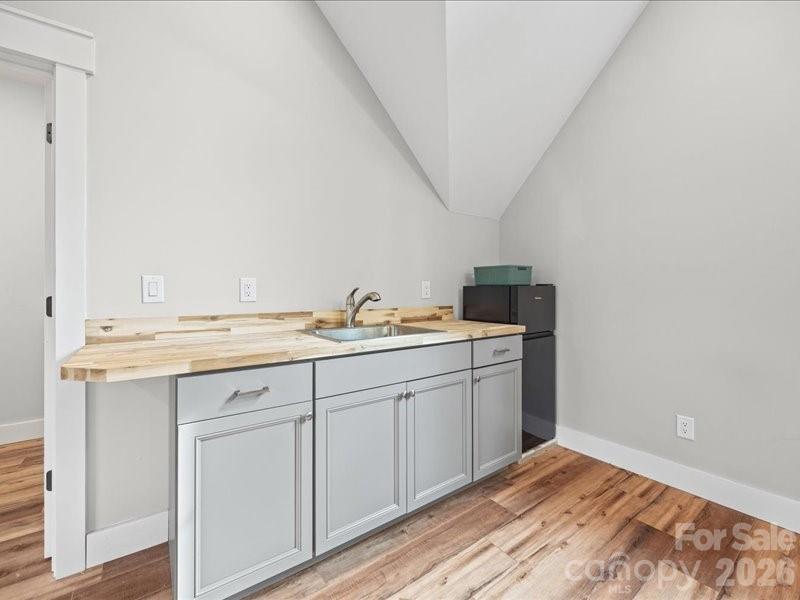 521 Rosebush Lane — Clover