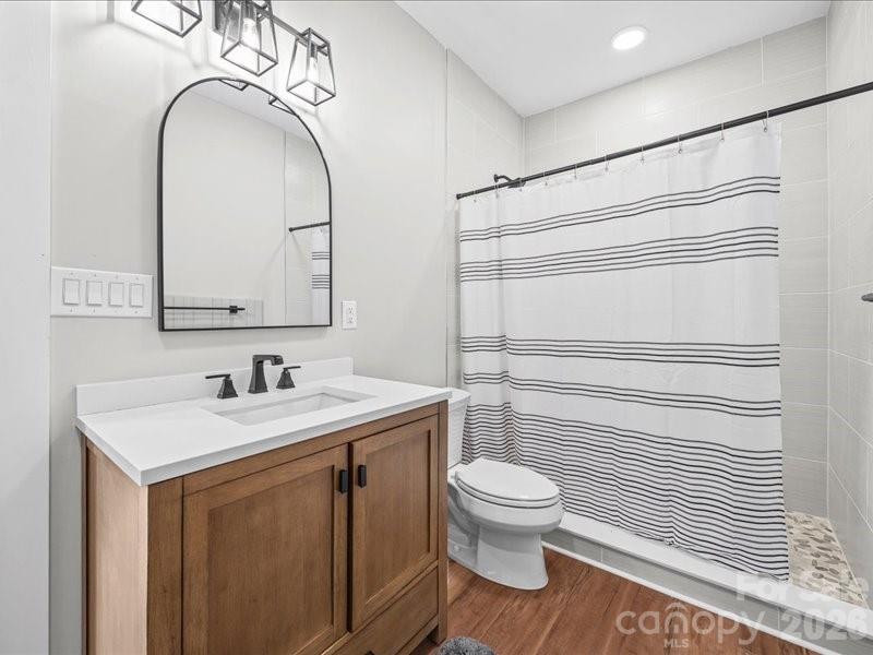 521 Rosebush Lane — Clover