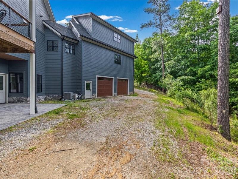 521 Rosebush Lane — Clover