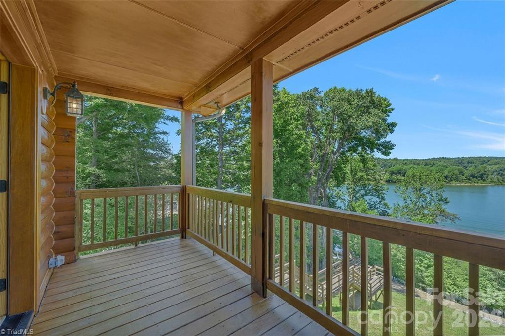 318 Heron Point Drive — Wilkesboro