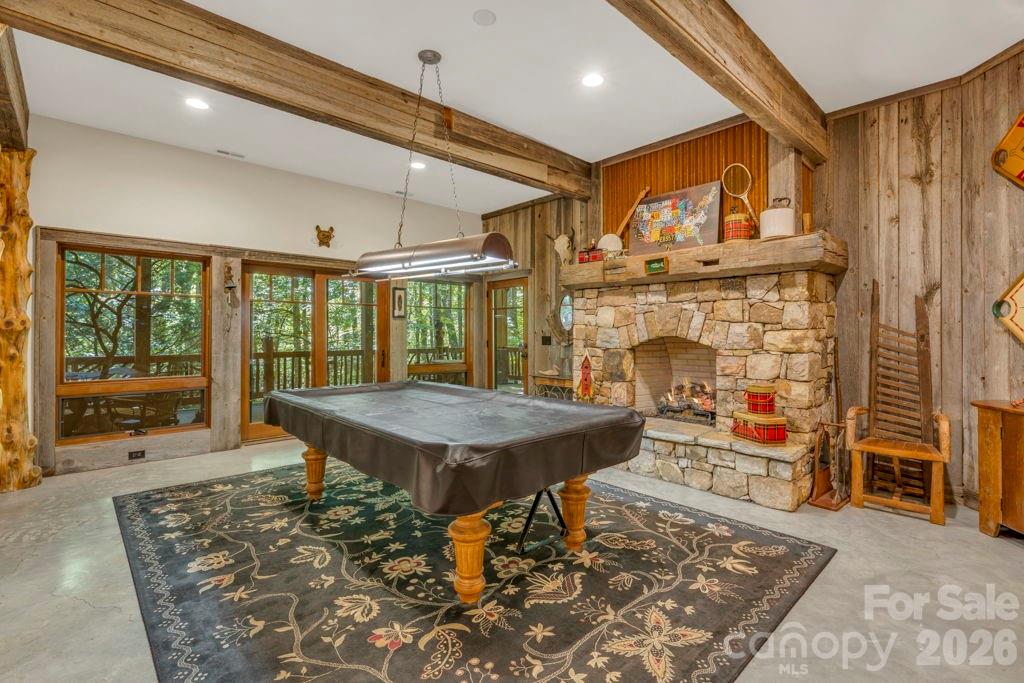 355 Oakley Green None — Boone