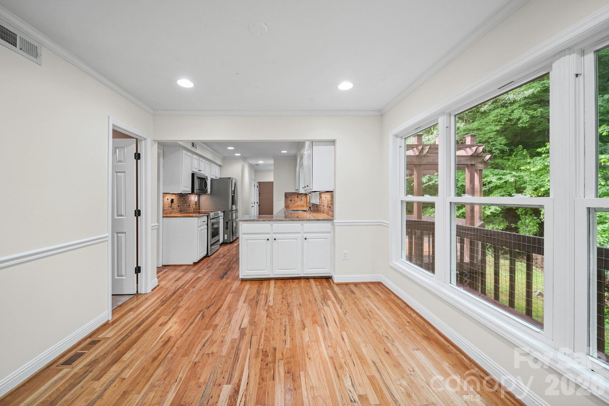 5479 Gunpowder Drive — Hickory