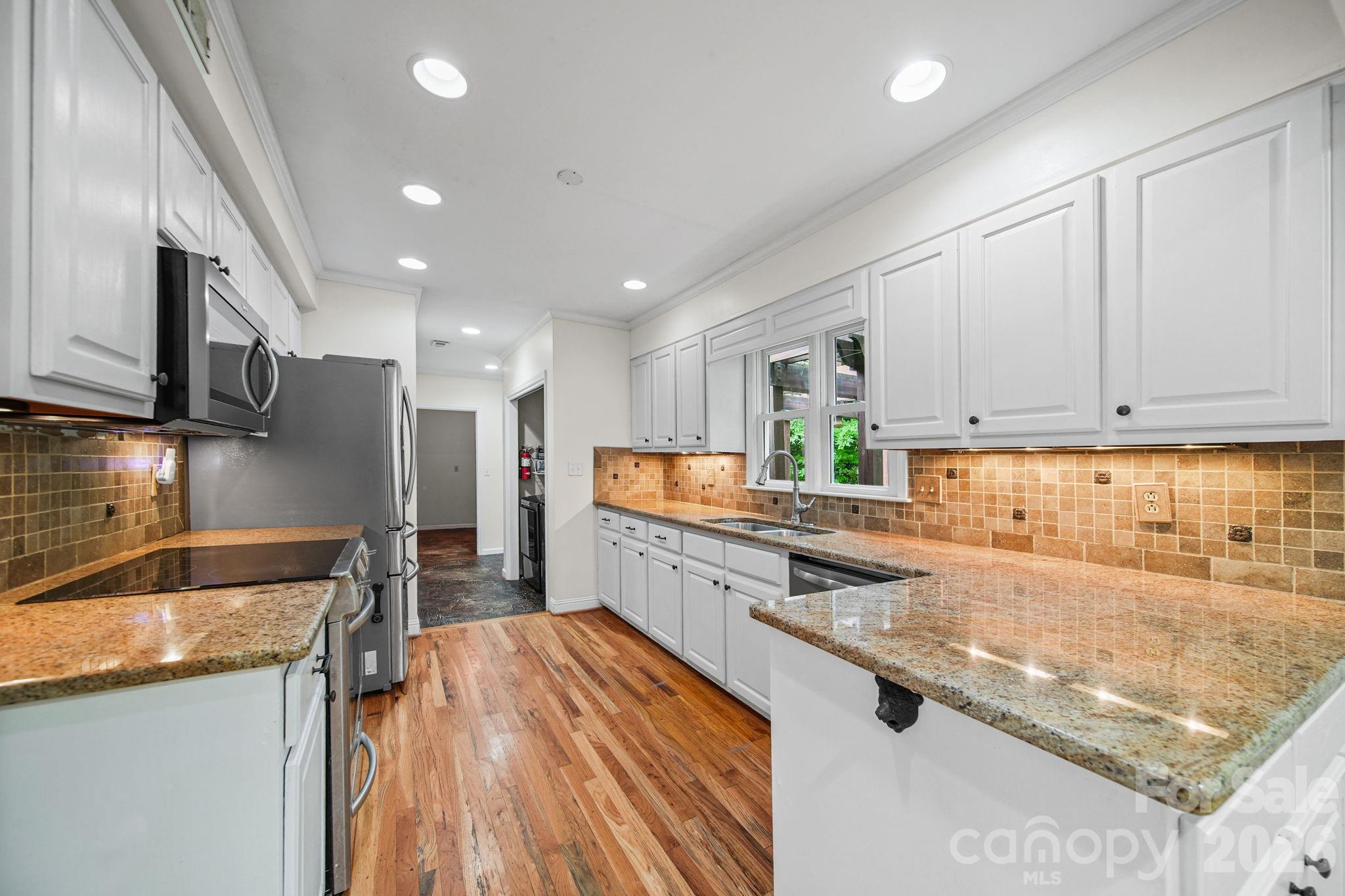 5479 Gunpowder Drive — Hickory