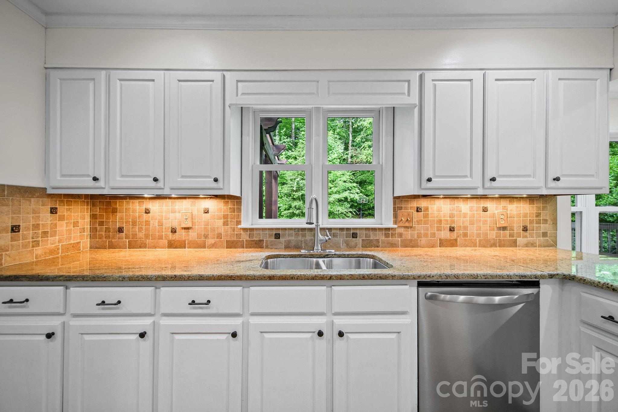 5479 Gunpowder Drive — Hickory