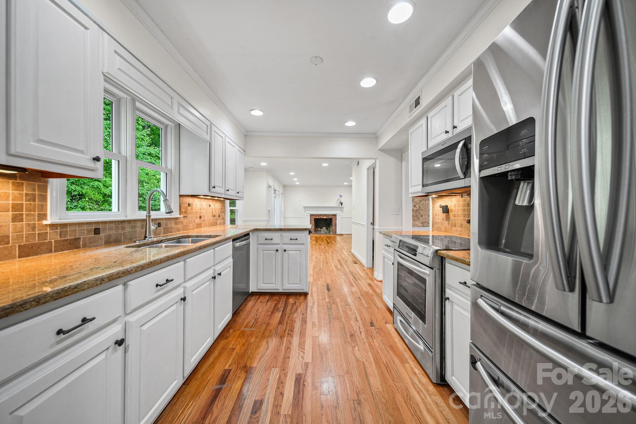 5479 Gunpowder Drive — Hickory