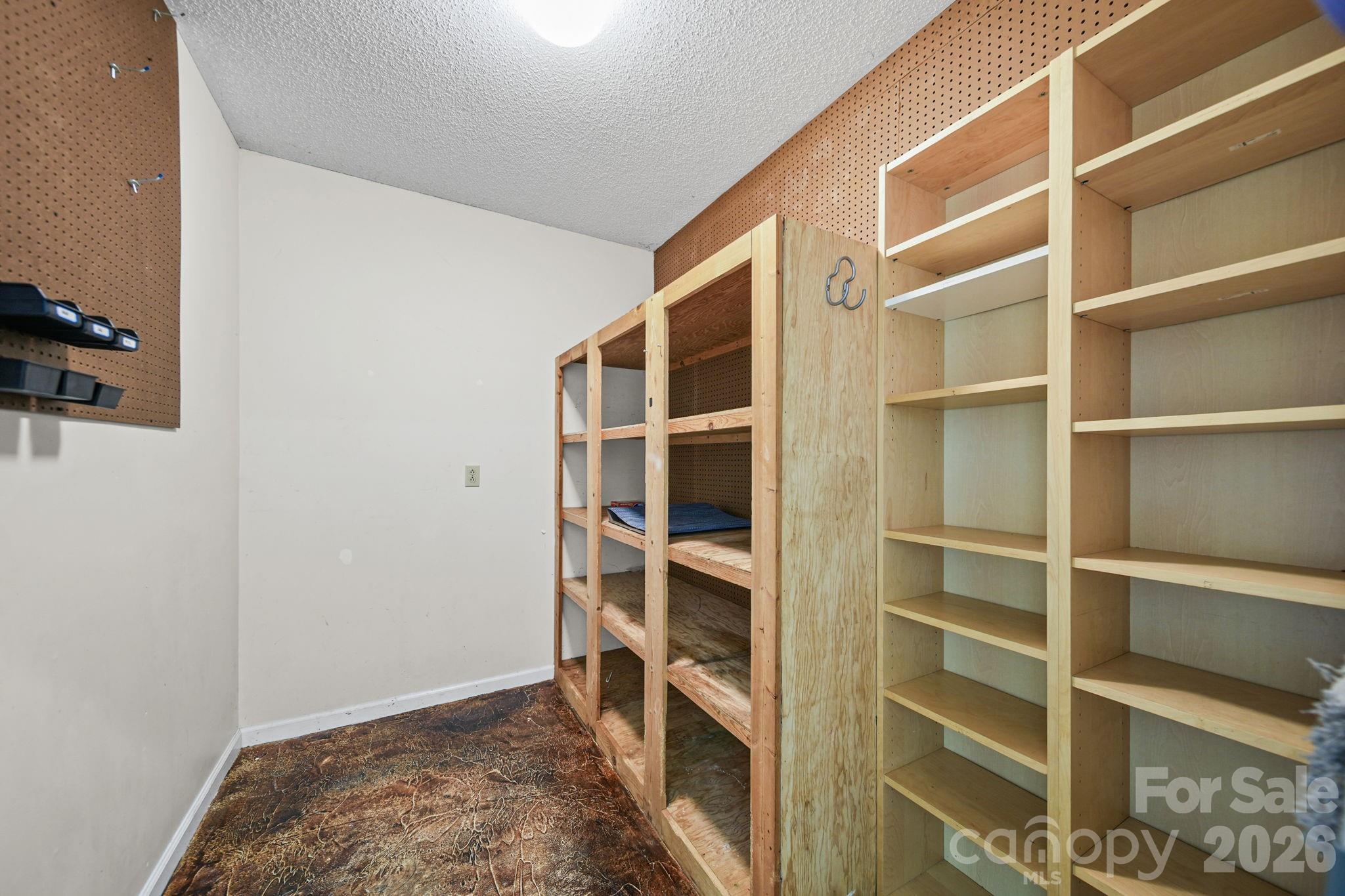 5479 Gunpowder Drive — Hickory