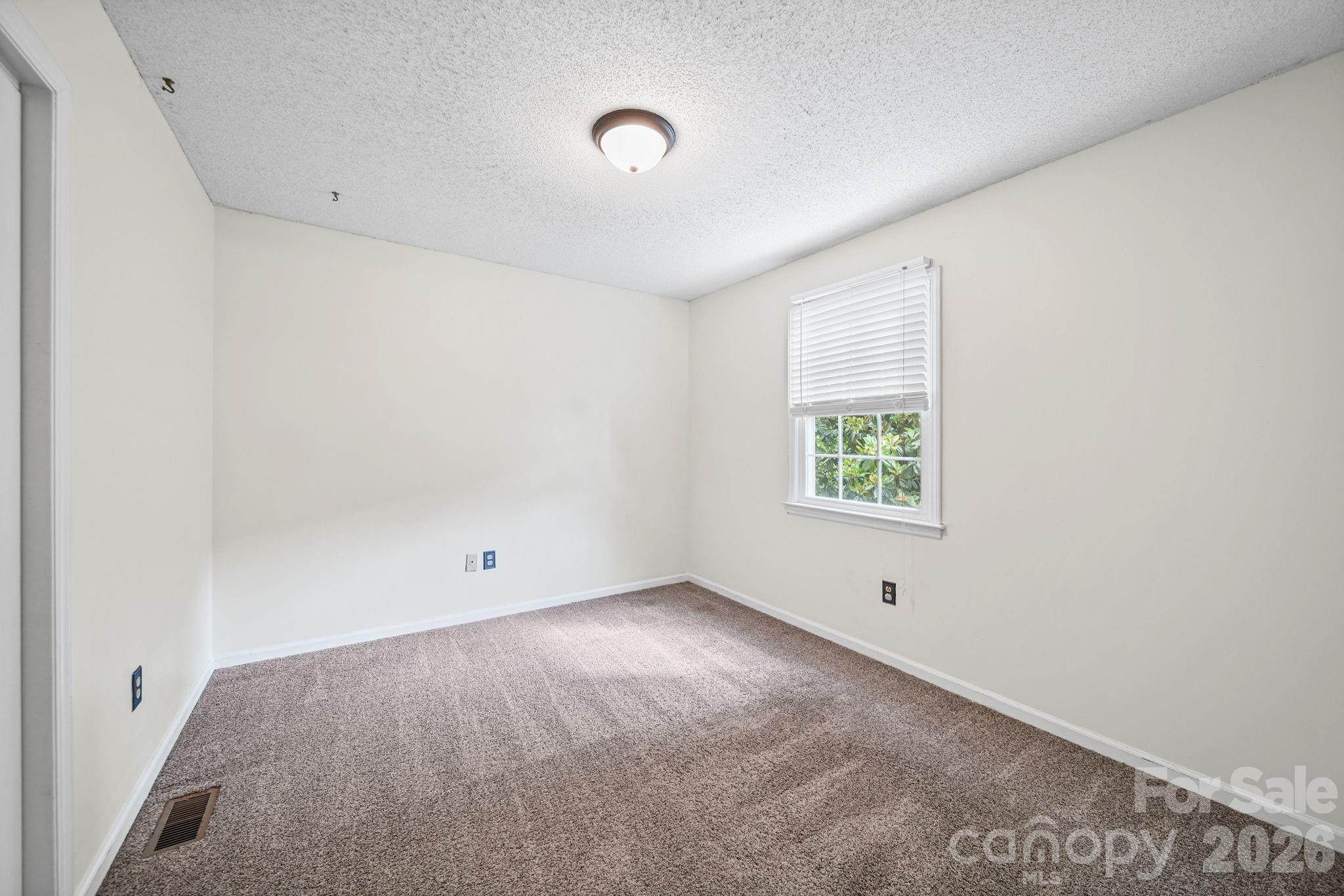 5479 Gunpowder Drive — Hickory