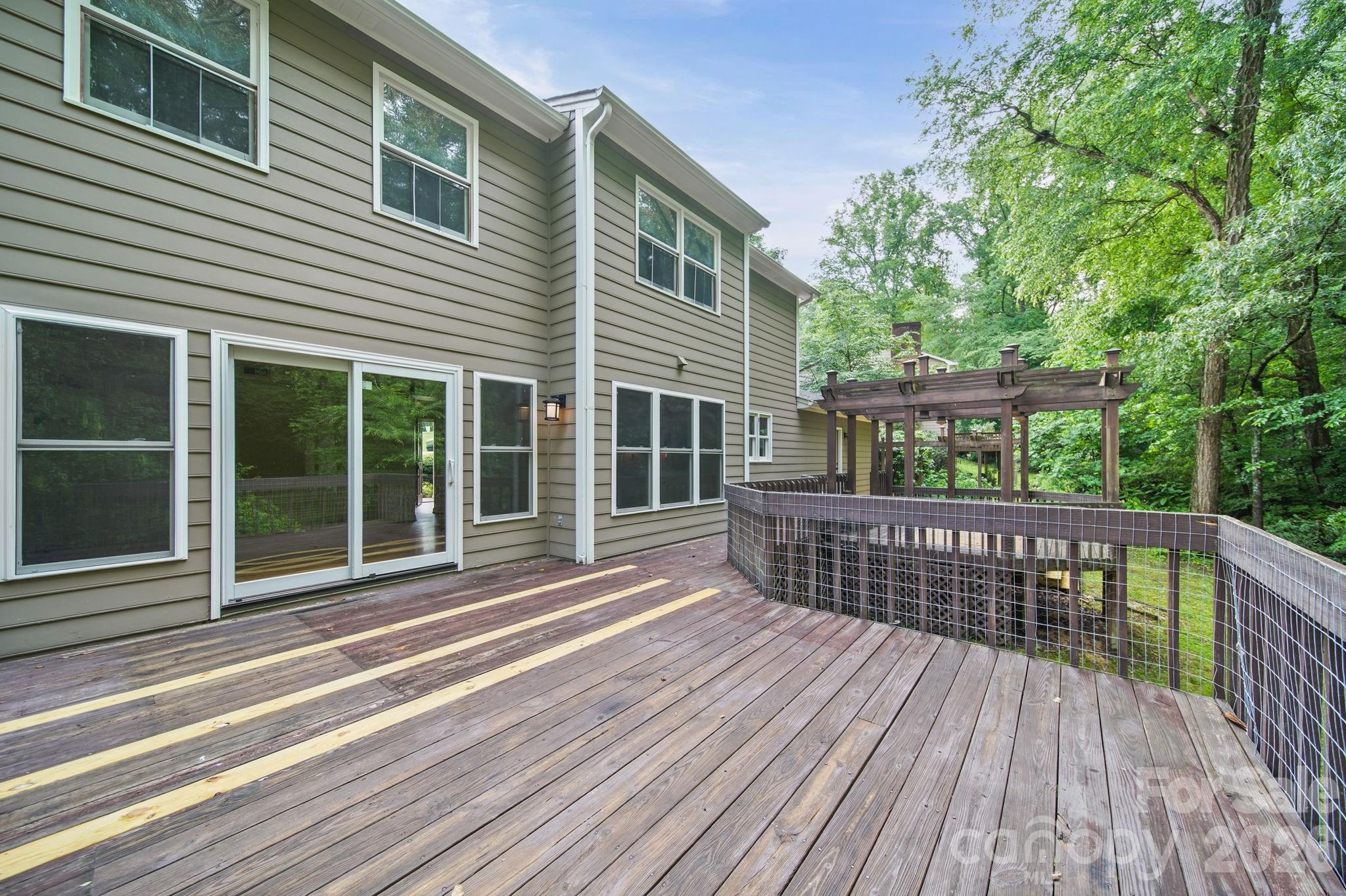 5479 Gunpowder Drive — Hickory