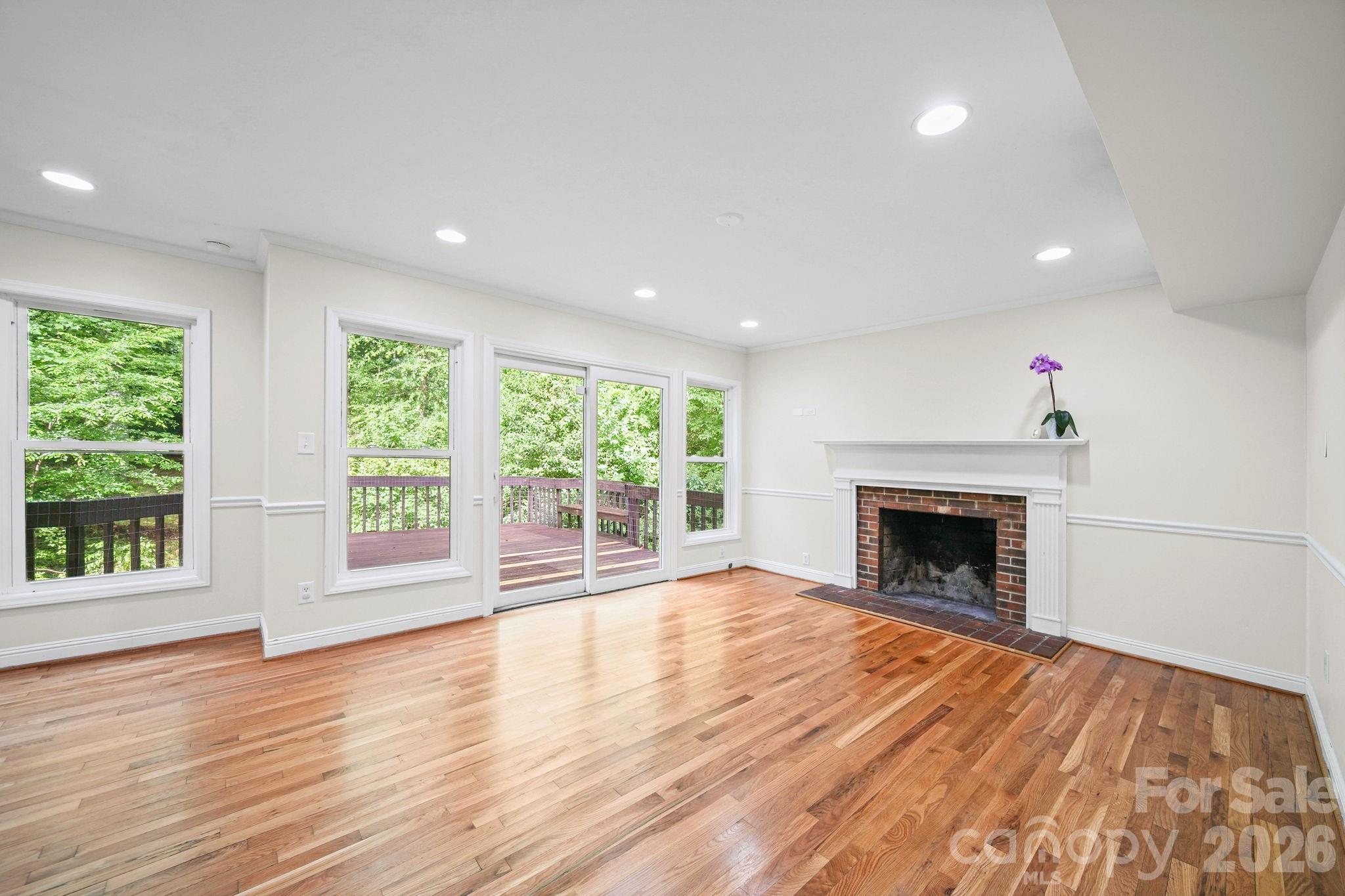 5479 Gunpowder Drive — Hickory