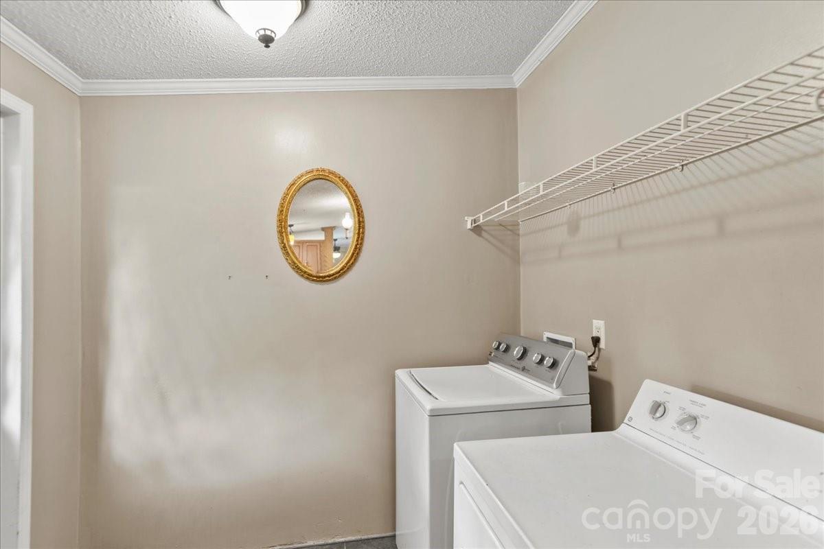 2082 Mary D Road — Chesterfield