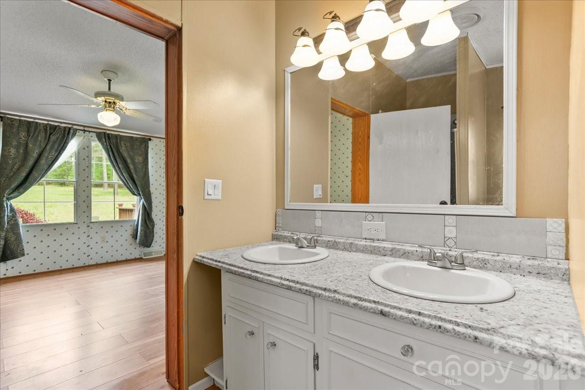2082 Mary D Road — Chesterfield
