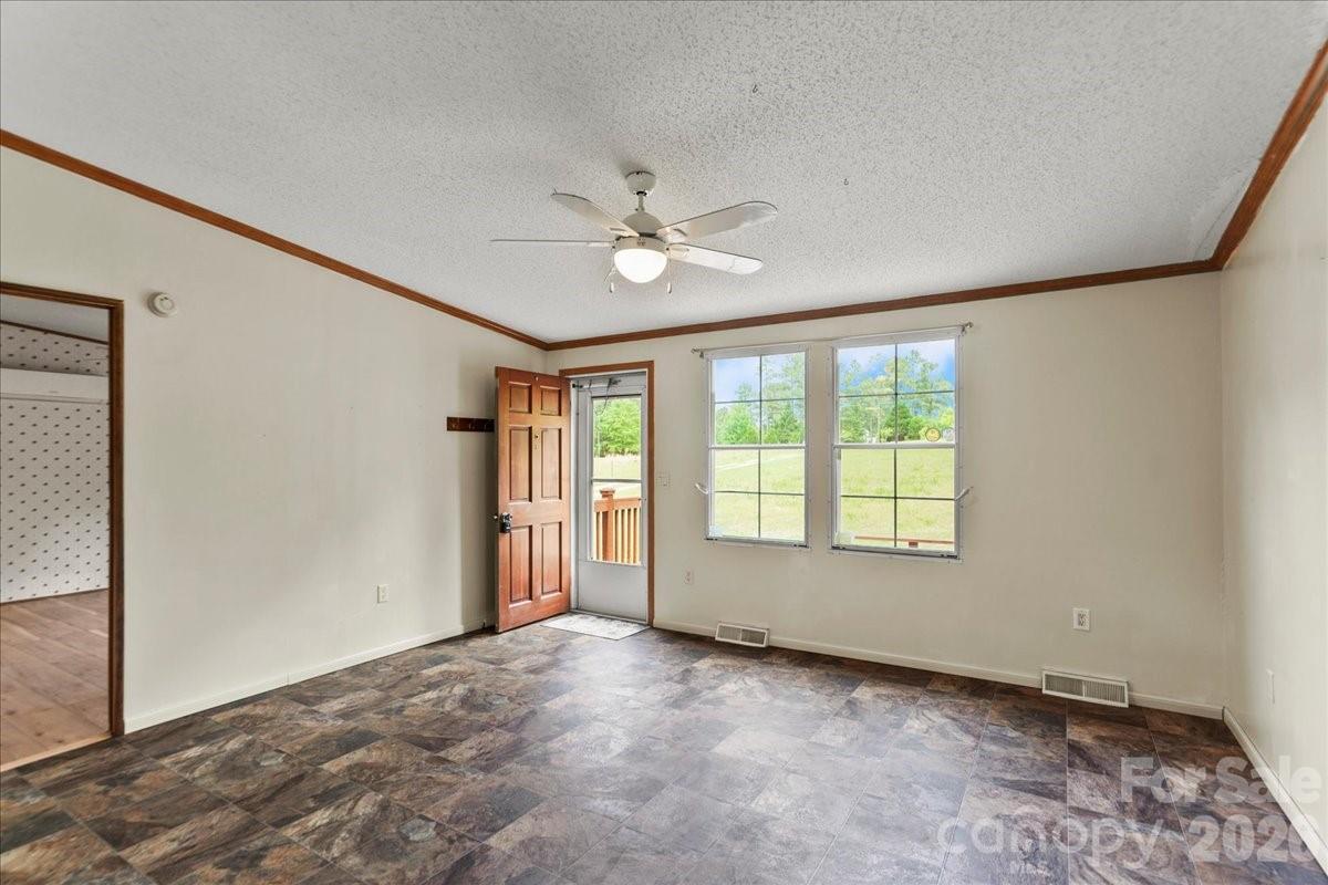 2082 Mary D Road — Chesterfield