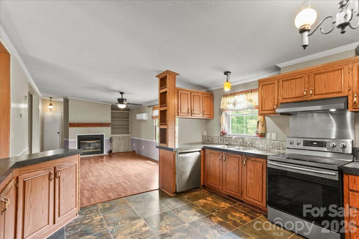 2082 Mary D Road — Chesterfield