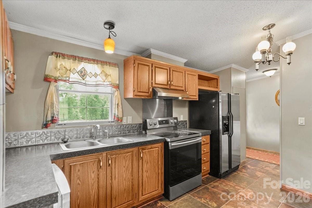 2082 Mary D Road — Chesterfield