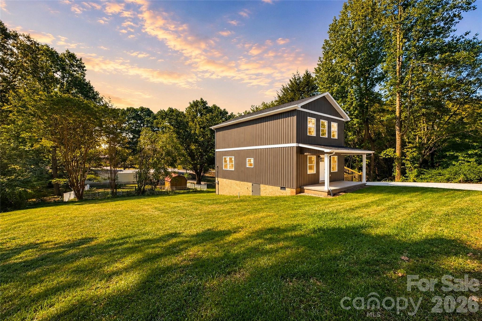1135 Apple Lane — Granite Falls