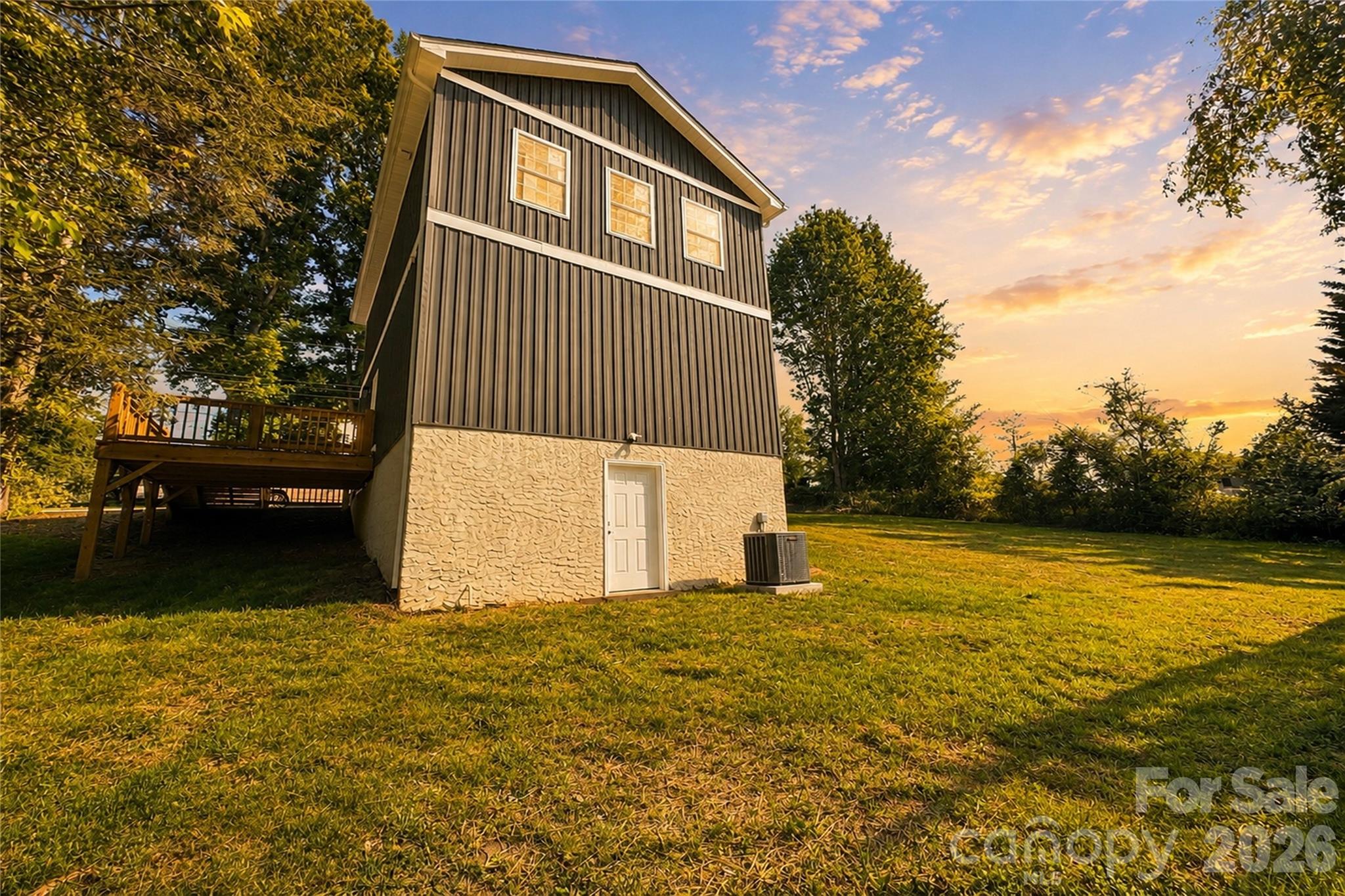 1135 Apple Lane — Granite Falls