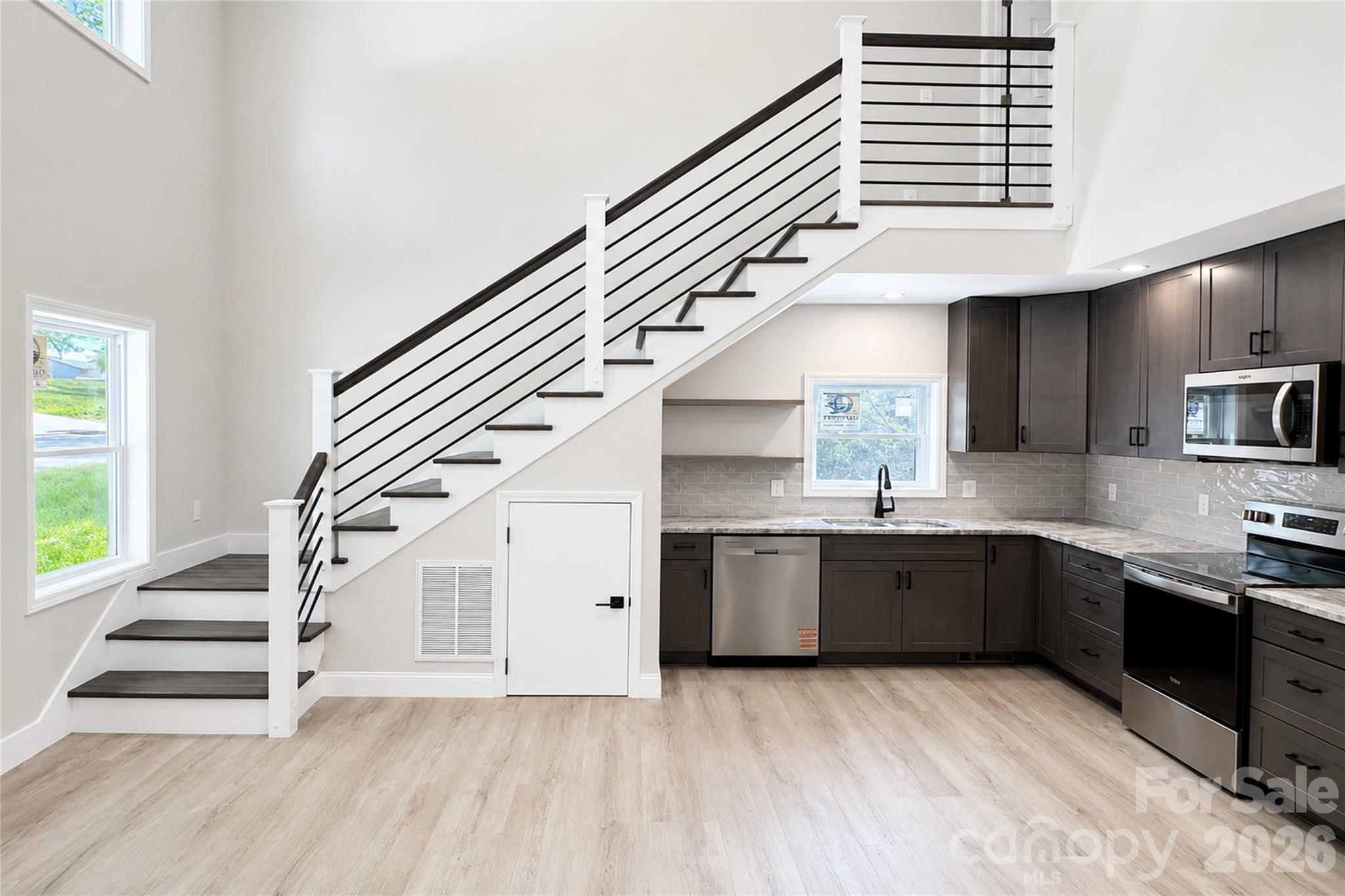 1135 Apple Lane — Granite Falls