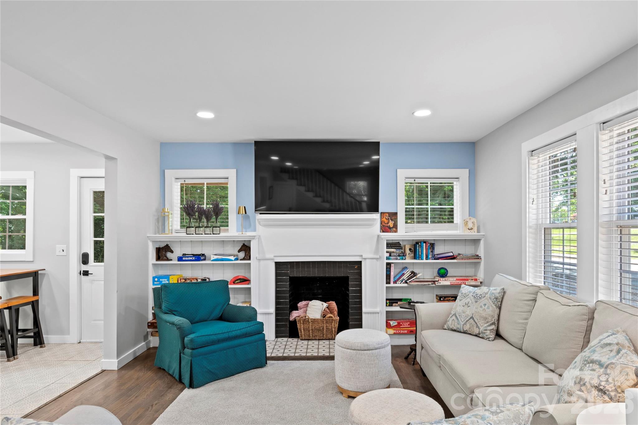 706 Elk Spur Street — Elkin
