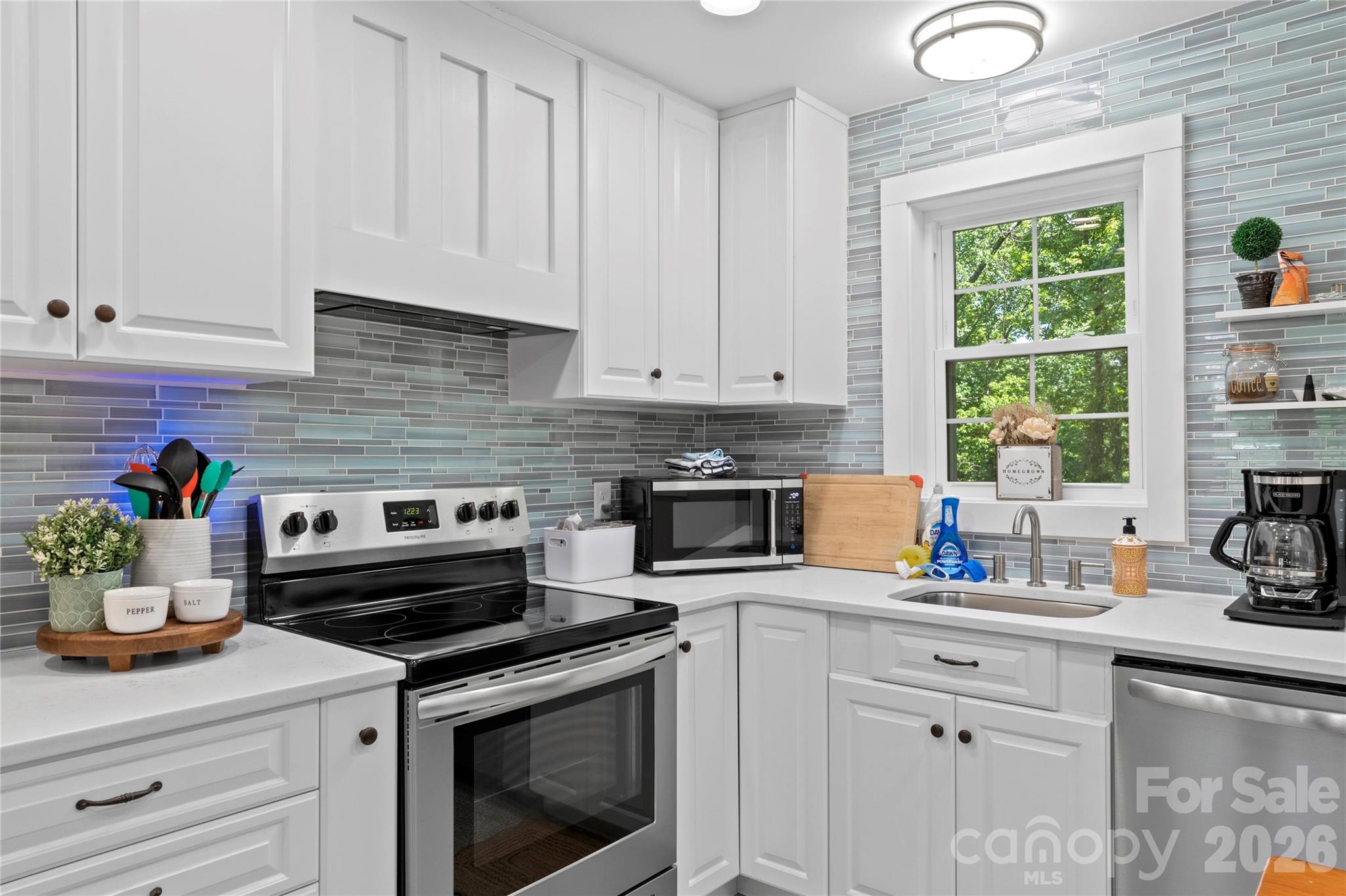 706 Elk Spur Street — Elkin
