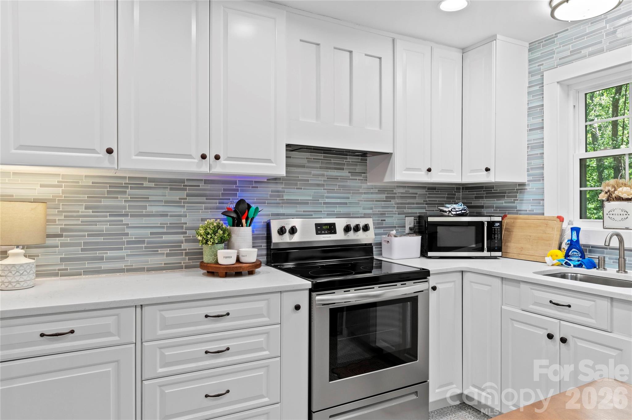 706 Elk Spur Street — Elkin