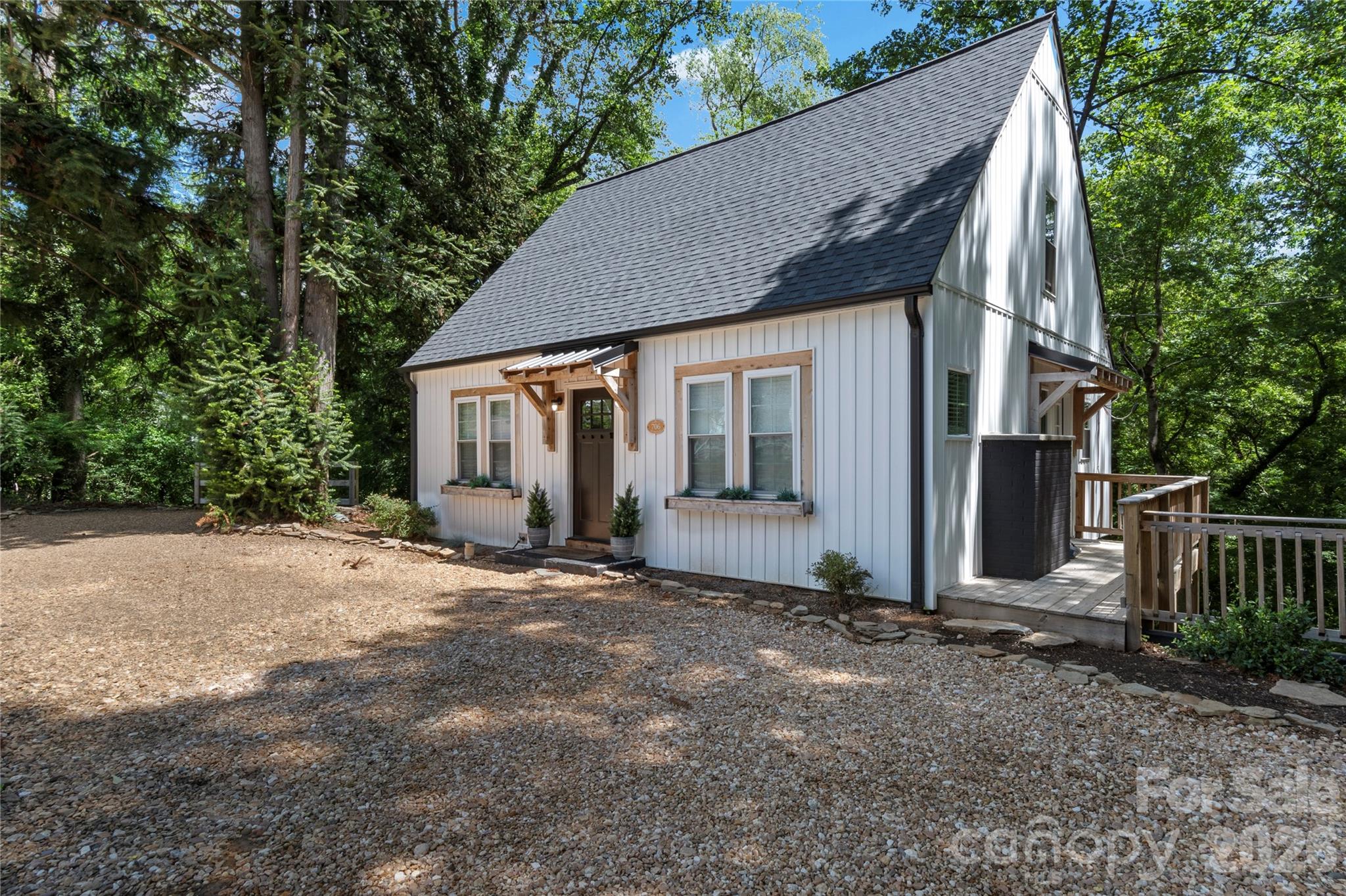 706 Elk Spur Street — Elkin